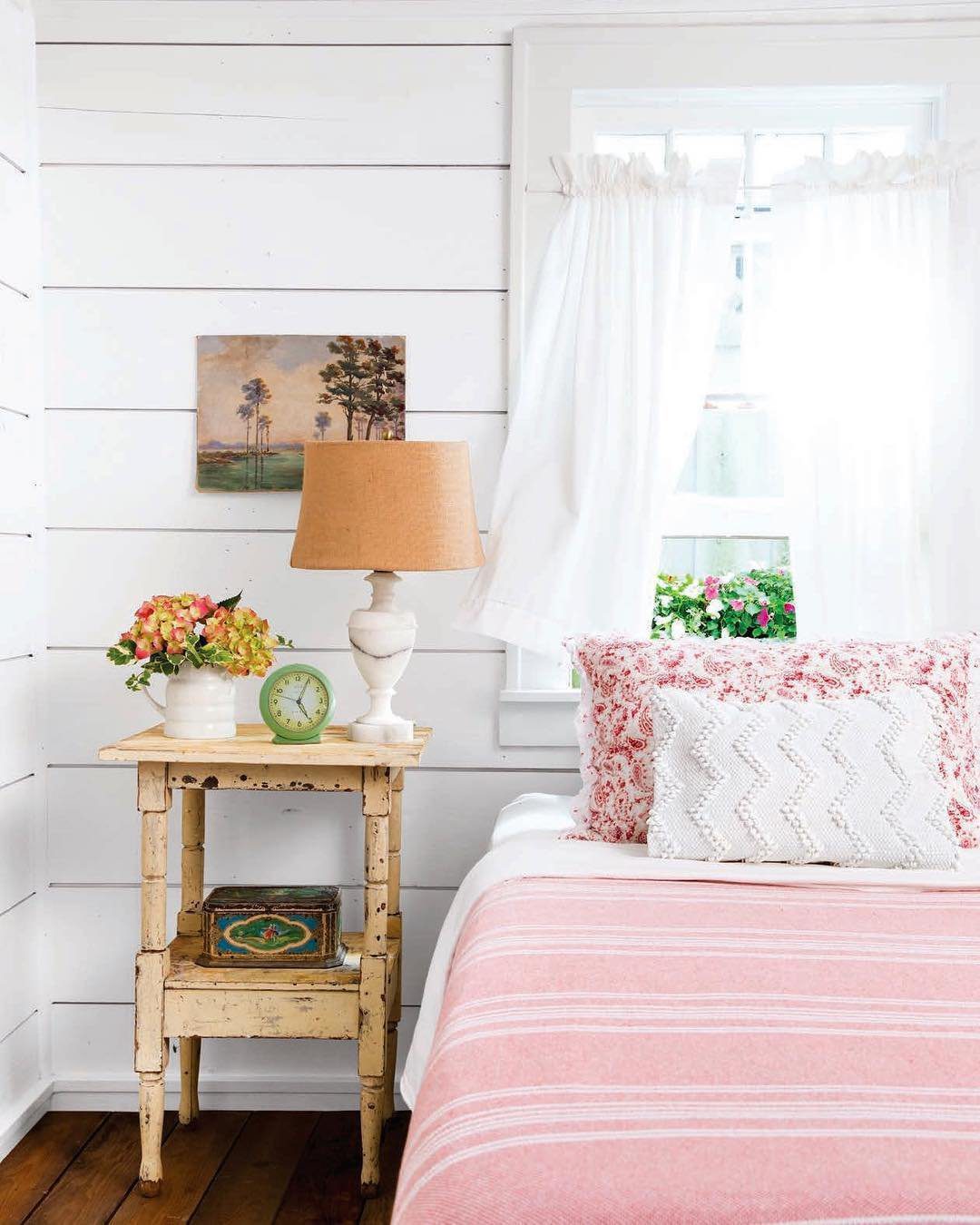 Spring Bedroom Magic: 18 Whimsical Ideas for 2025! 16 Vintage Charm With Spring Colors