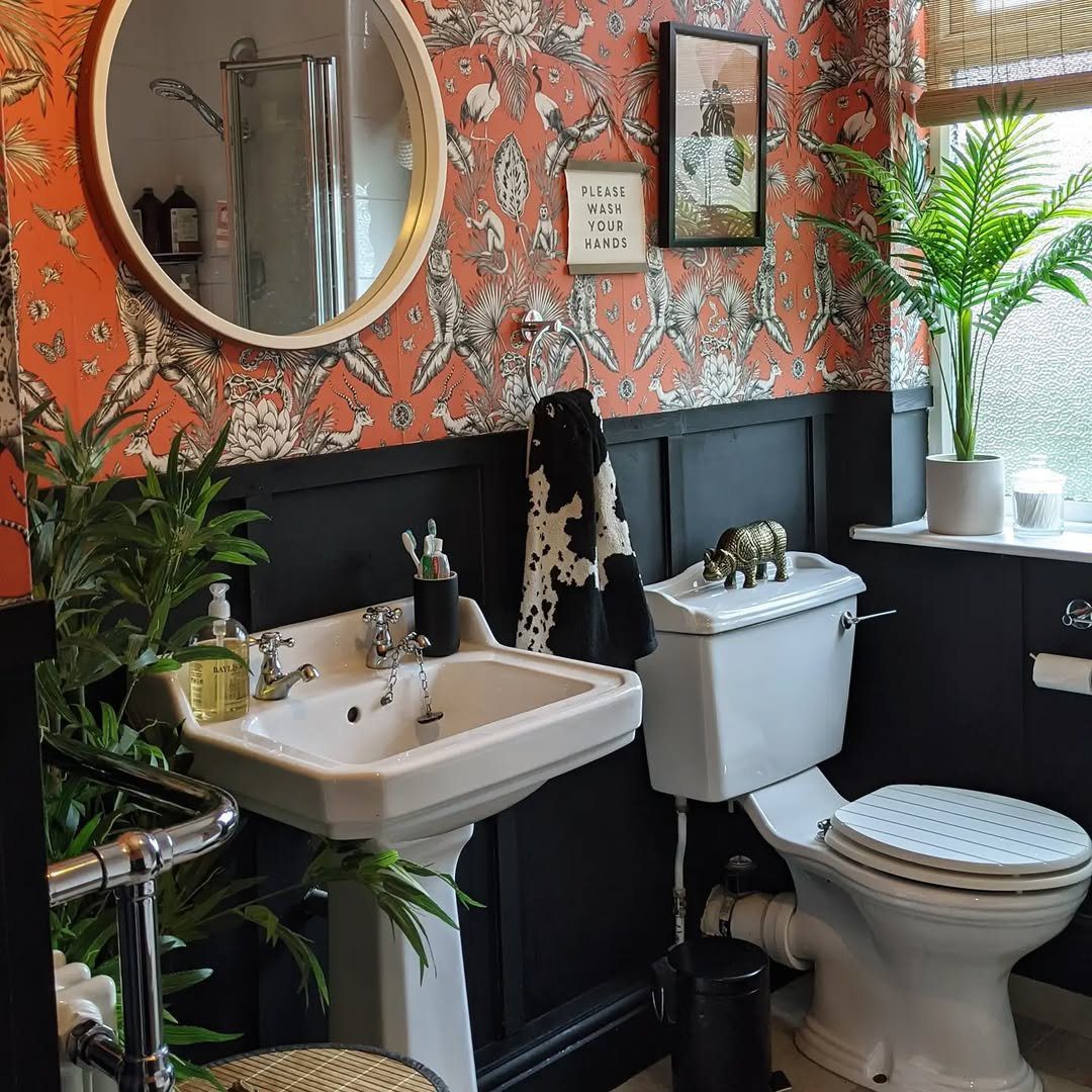 25 Mind-Blowing Maximalist Bathroom Ideas for 2025 14 Tropical Prints With Bold Contrast - Eclectic Bathroom