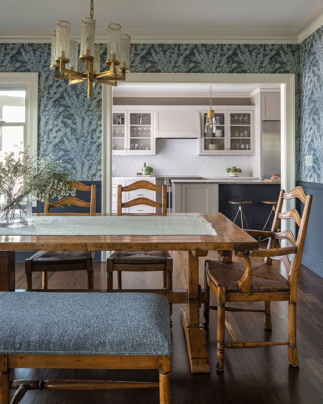 25 Stunning Dining Room Wallpapers That Scream Luxury 2025 19 Moody Botanical Wallpaper For A Cozy Dining Room