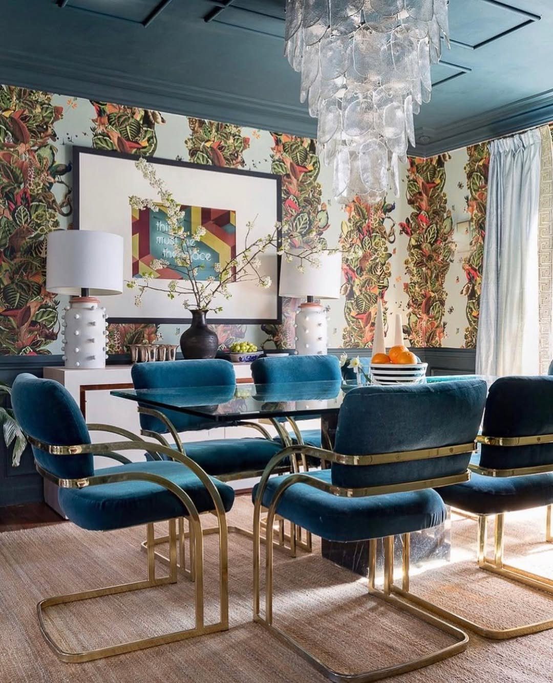 25 Stunning Dining Room Wallpapers That Scream Luxury 2025 2 Bold Botanical Wallpaper For A Dramatic Dining Room