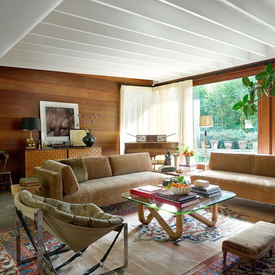 Jaw-Dropping Mid Century Living Rooms for 2025 15 Warm Woods And Plush Mid-Century Charm