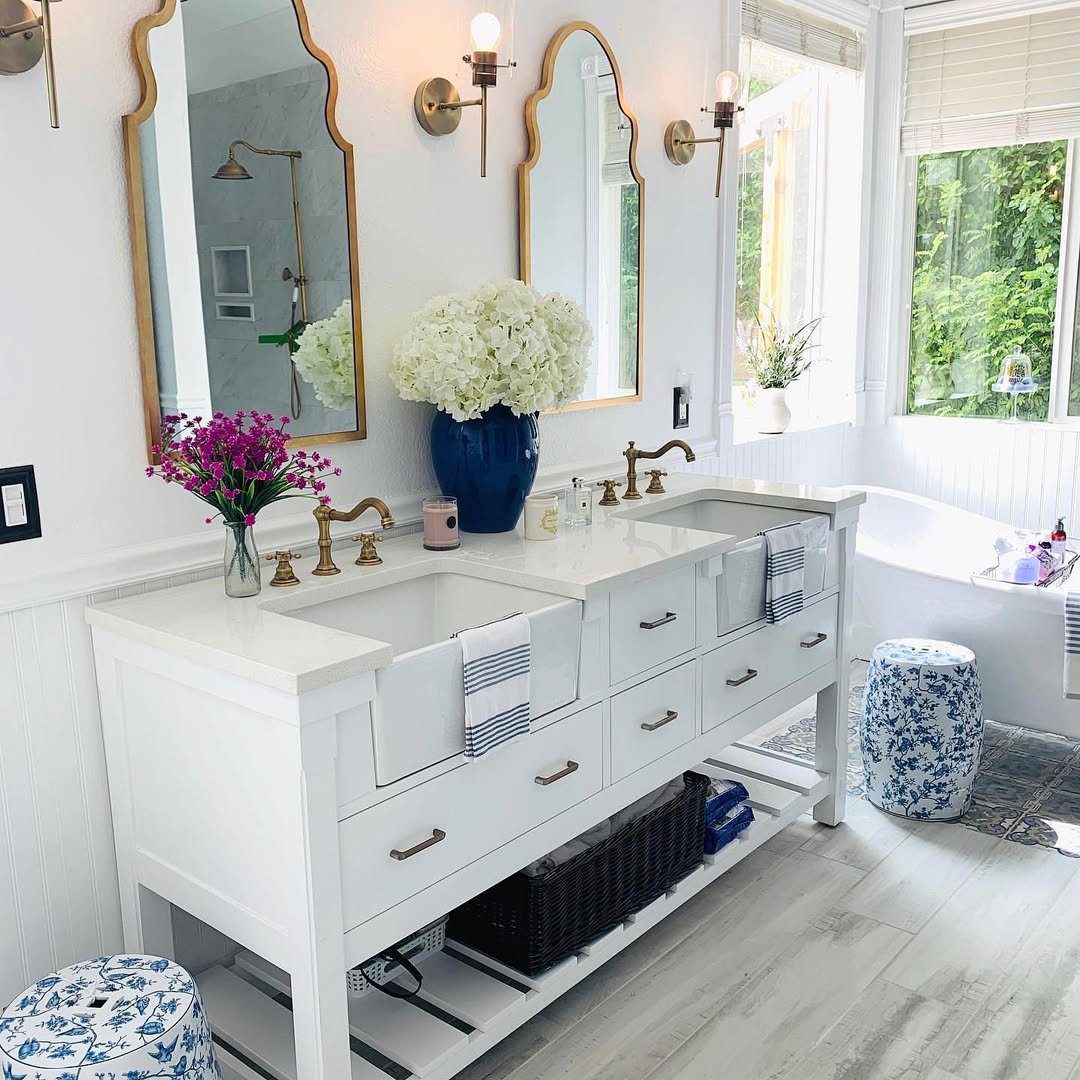 25 Jaw-Dropping Glam Bathroom Ideas for 2025 12 Classic Glam With A Coastal Twist