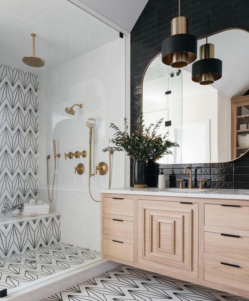 25 Jaw-Dropping Glam Bathroom Ideas for 2025 18 word image 42408 19