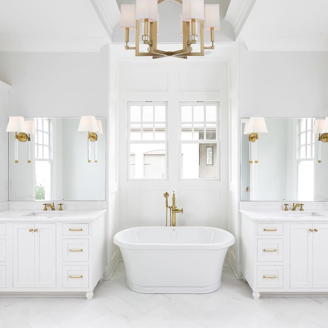 25 Jaw-Dropping Glam Bathroom Ideas for 2025 19 Classic White Glam With Gold Accents