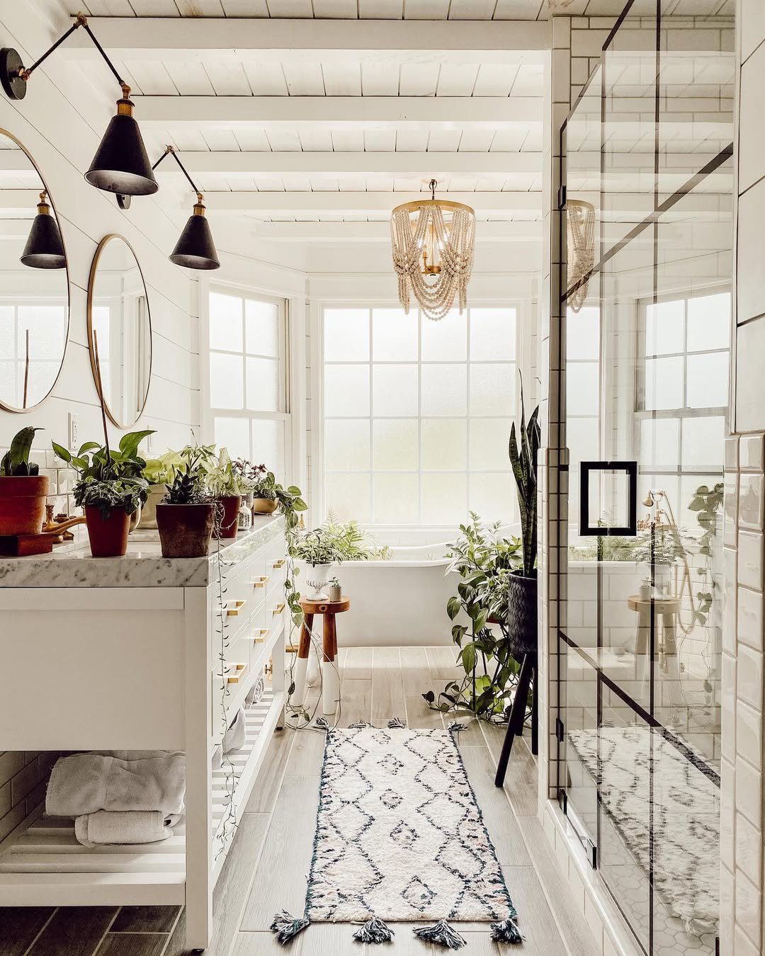 25 Jaw-Dropping Glam Bathroom Ideas for 2025 22 Rustic Glam With Organic Elegance