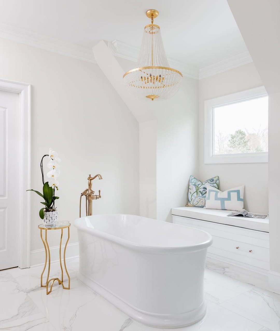 25 Jaw-Dropping Glam Bathroom Ideas for 2025 24 White Elegance With Gold Accents