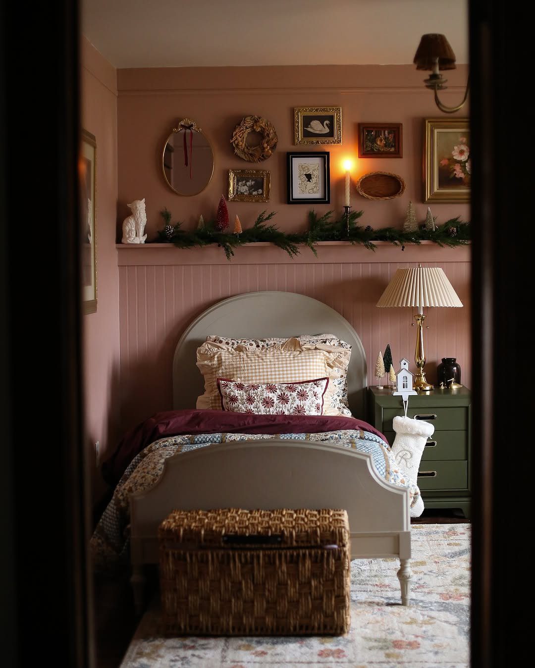 Mauve Magic: 15 Jaw-Dropping Color Pairings for 2025 7 15 Best Colors To pair Mauve In Interior Designing