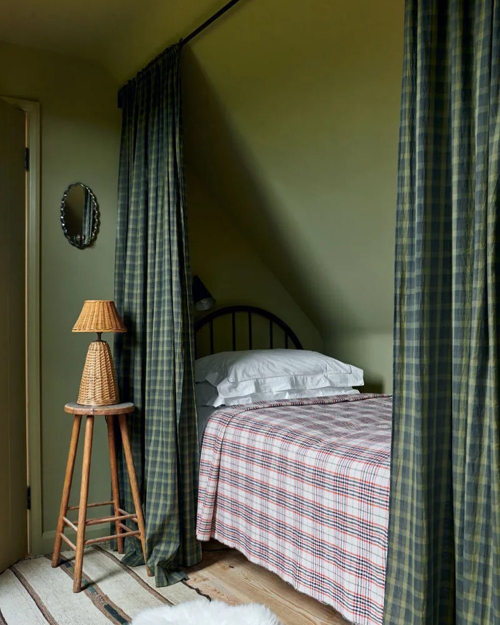 10 Genius Hacks to Widen Narrow Rooms in 2025 6 10 Interior Design Tips to Make a Narrow Room Look Wider