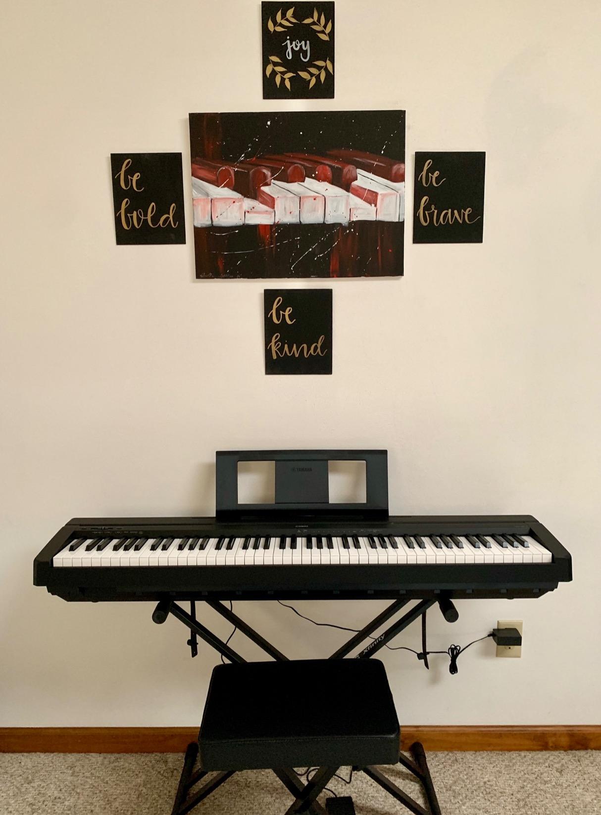 YAMAHA P71 88-Key Weighted Action Digital Piano with Sustain Pedal and Power Supply (Amazon-Exclusive) - Customer Photo 1