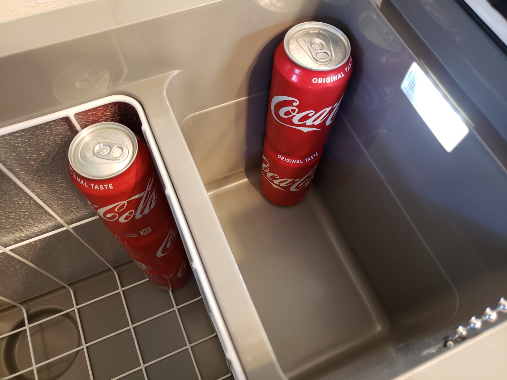 EUHOMY 12 Volt Refrigerator, 59QT(55L) Electric Cooler, 12V Fridge APP Control, 12V Cooler -4℉~68℉, Portable Freezer 12/24V DC 100-240V AC for Camping, Travel, Truck, Home Customer Review EUHOMY 12 Volt Refrigerator, 59QT(55L) Electric Cooler, 12V Fridge APP Control, 12V Cooler -4℉~68℉, Portable Freezer 12/24V DC 100-240V AC for Camping, Travel, Truck, Home - Customer Photo 2