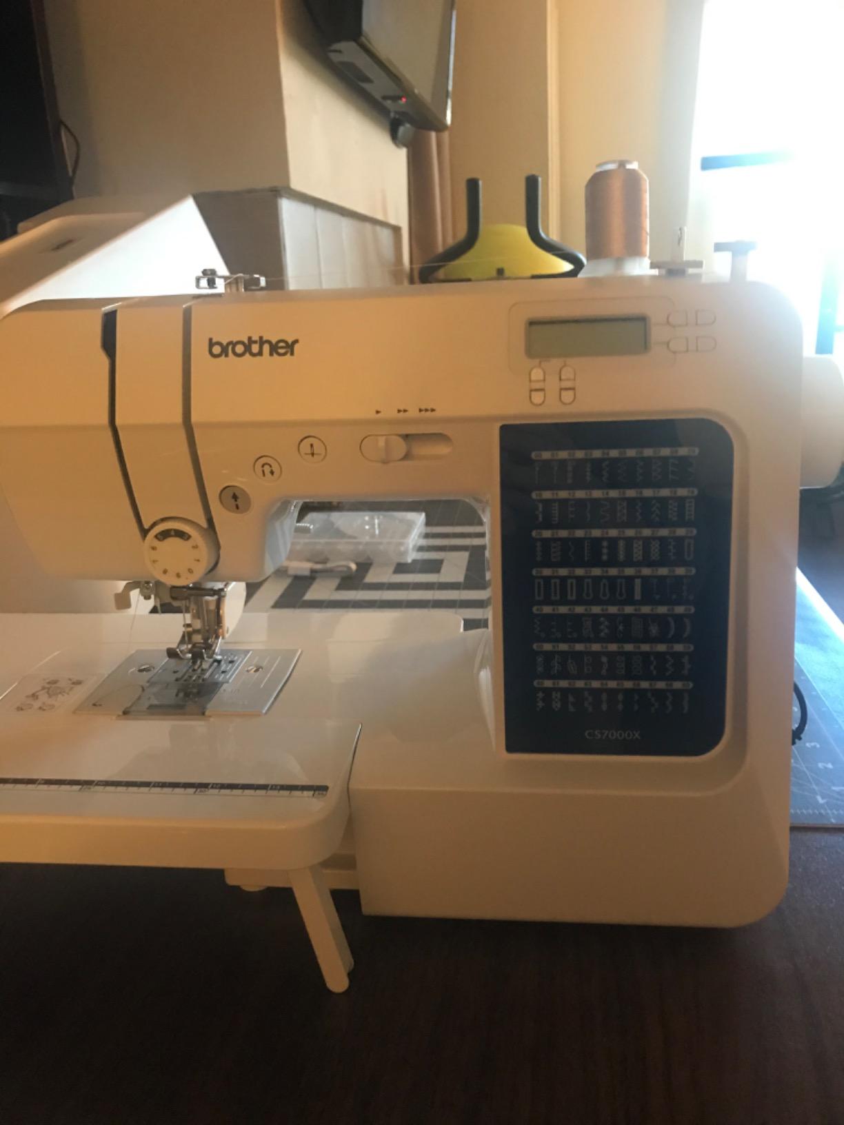 Brother CS7000X Computerized Sewing and Quilting Machine, 70 Built-in Stitches, LCD Display, Wide Table, 10 Included Feet, White - Customer Photo 4