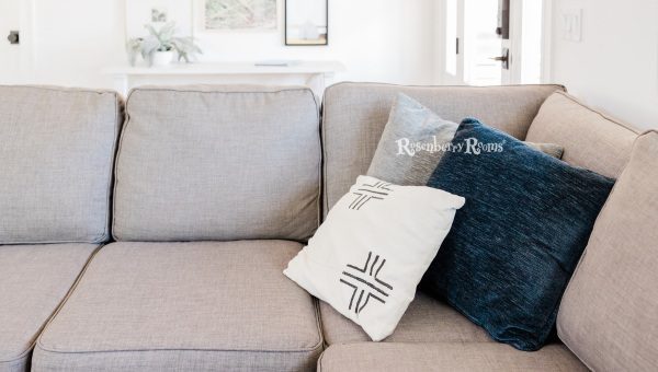 How To Arrange Throw Pillows On A Sofa 