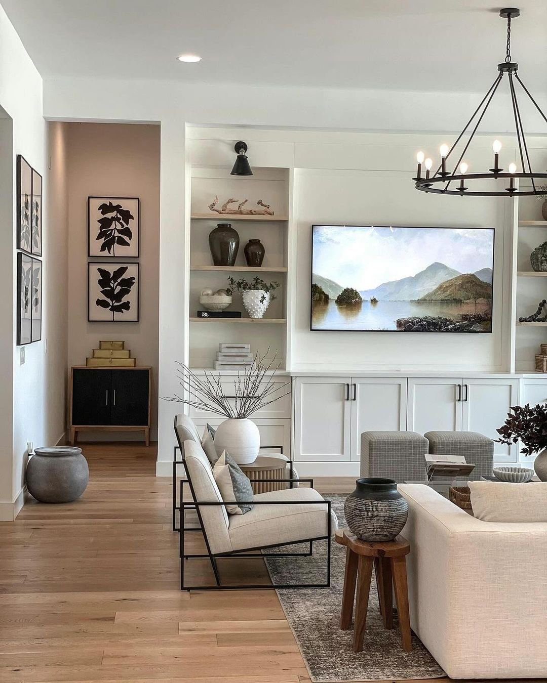 Sleek Metal Frame Chairs for Modern Farmhouse Vibe