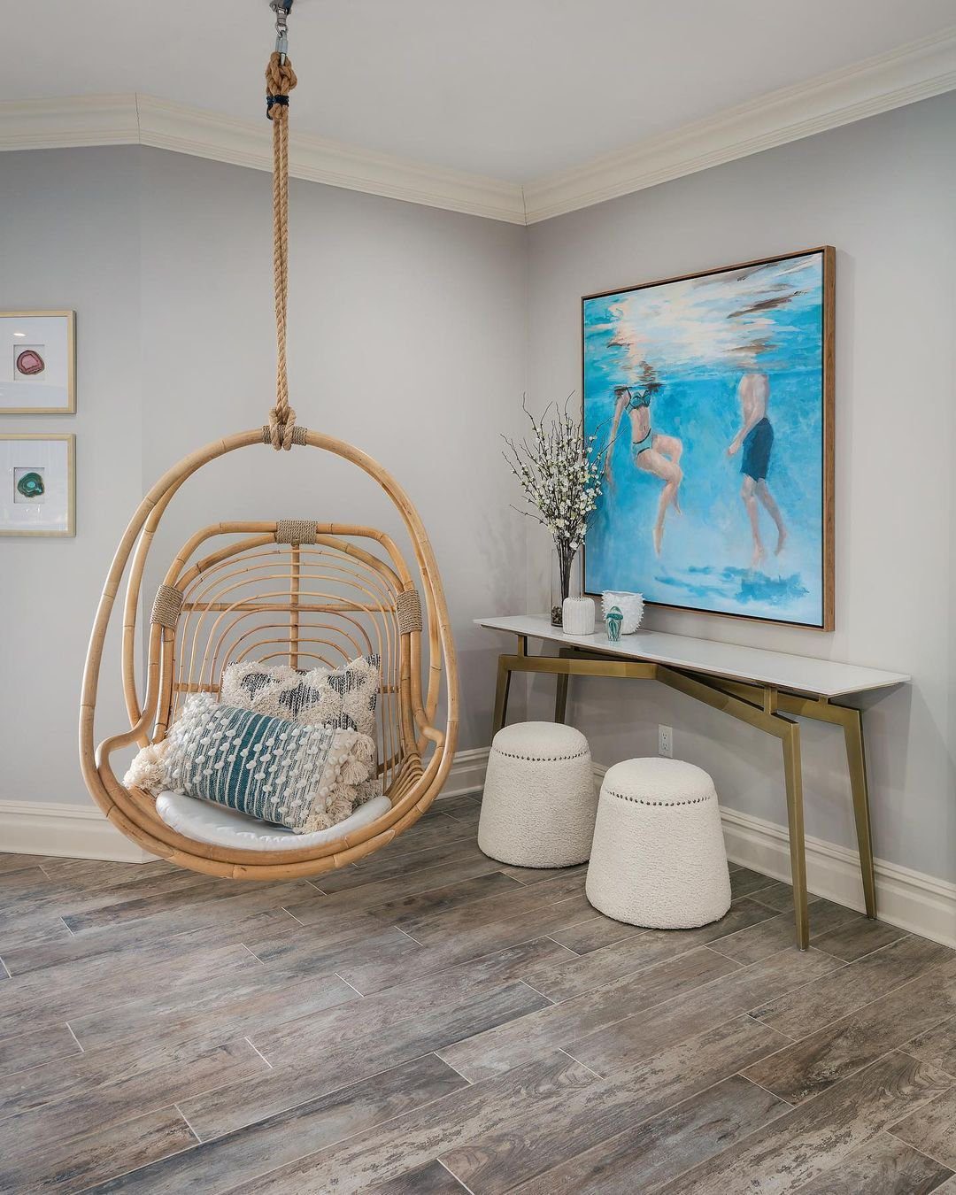Coastal Chic Egg Chair Corner