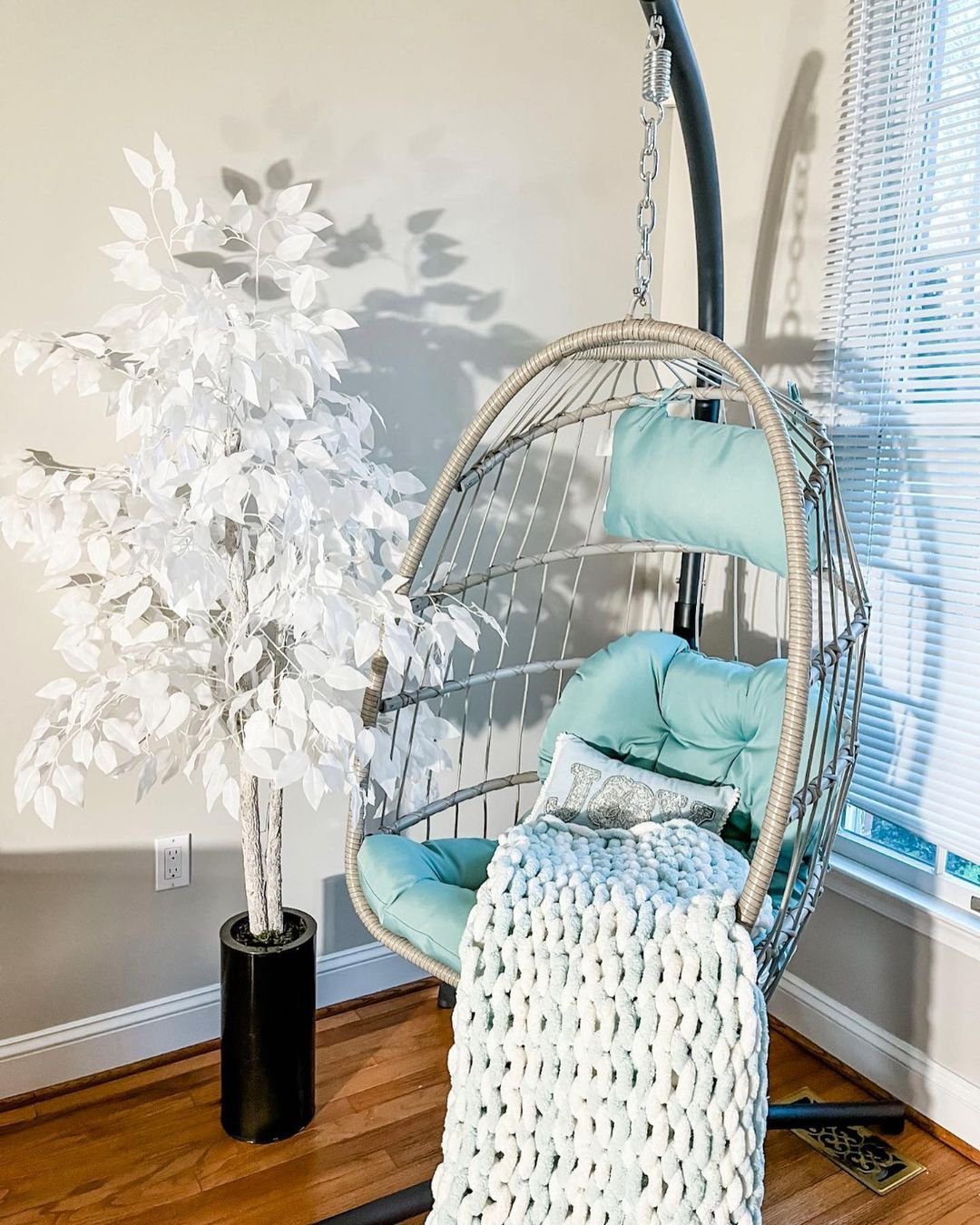 Minimalist Comfort Egg Chair Setup