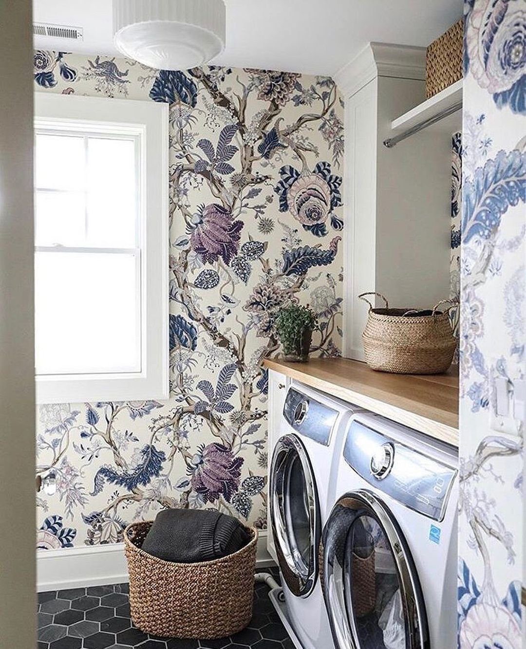 Floral Fantasy for an Elegant Laundry Room