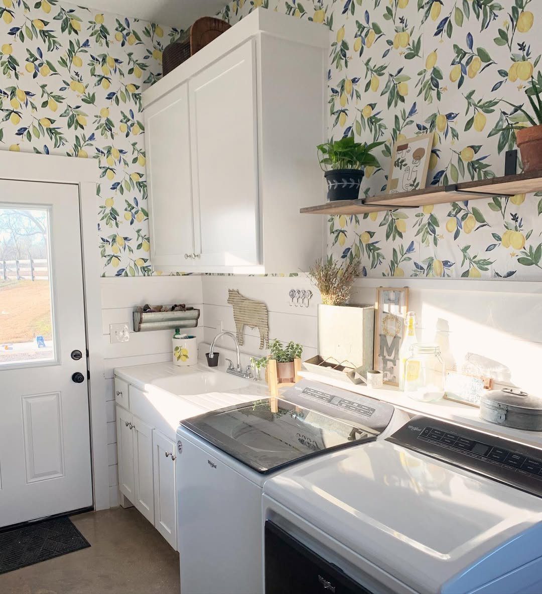 Fresh Farmhouse Charm With Cheerful Accents