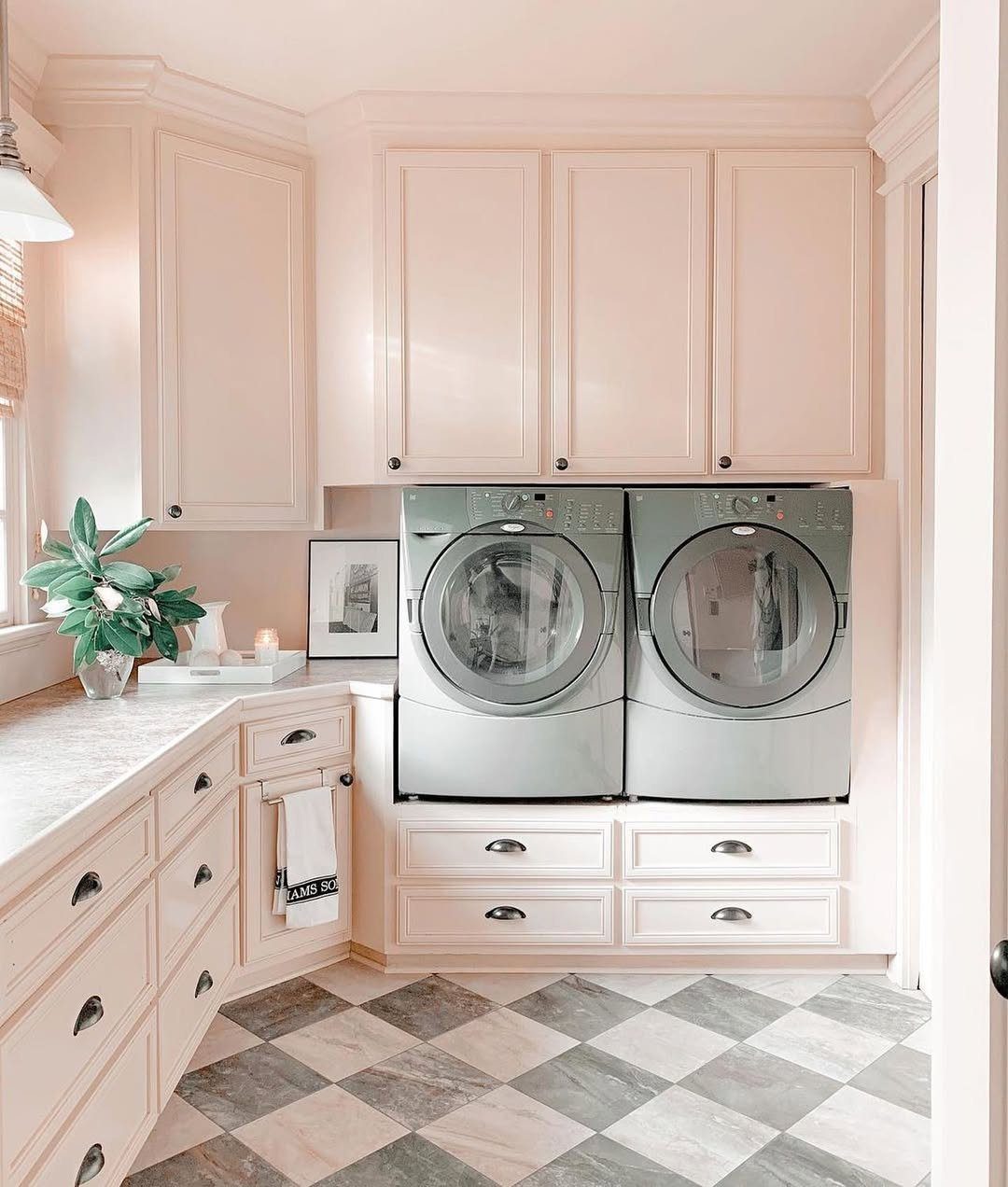 Classic Farmhouse Elegance With Storage