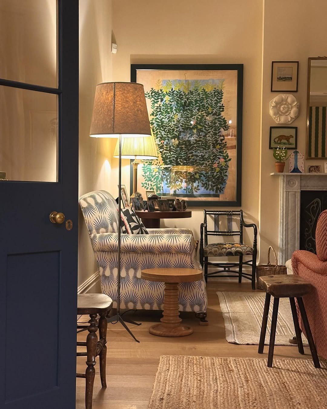 Here Are the 12 Best Paint Colors For Small Living Room According To Experts