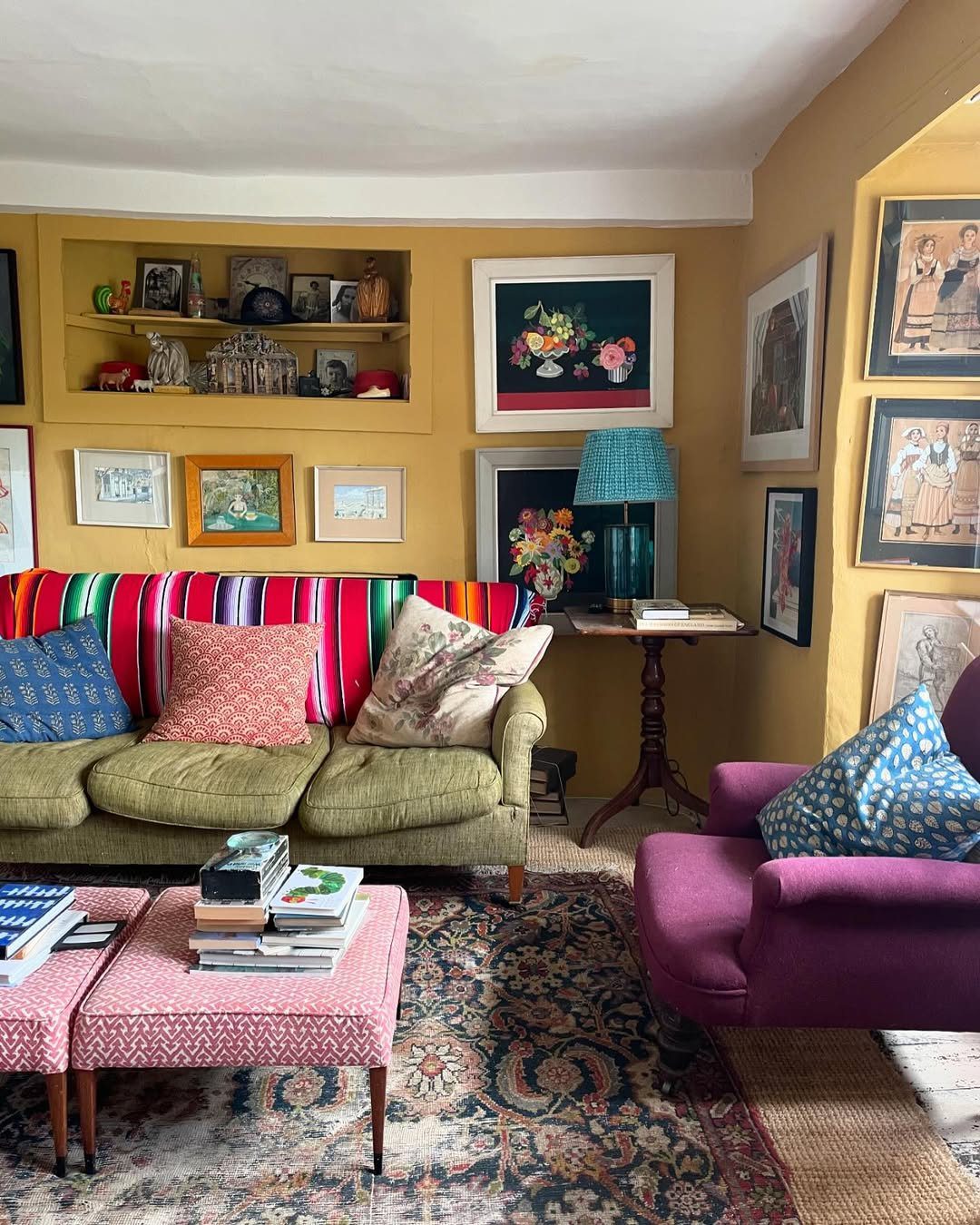 Here Are the 12 Best Paint Colors For Small Living Room According To Experts