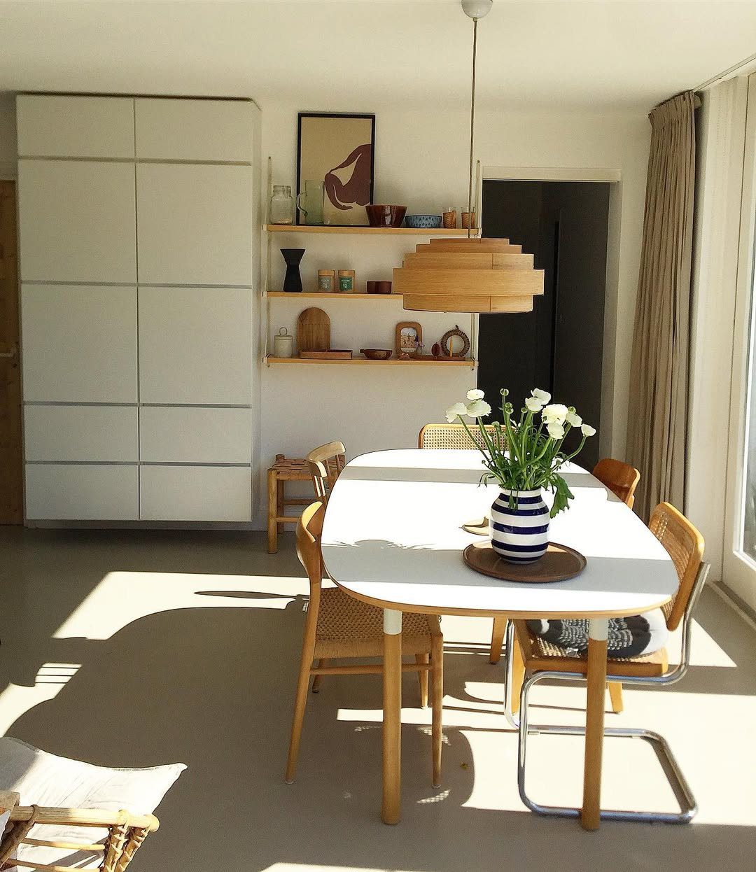 Organic Textures With Sunlit Simplicity