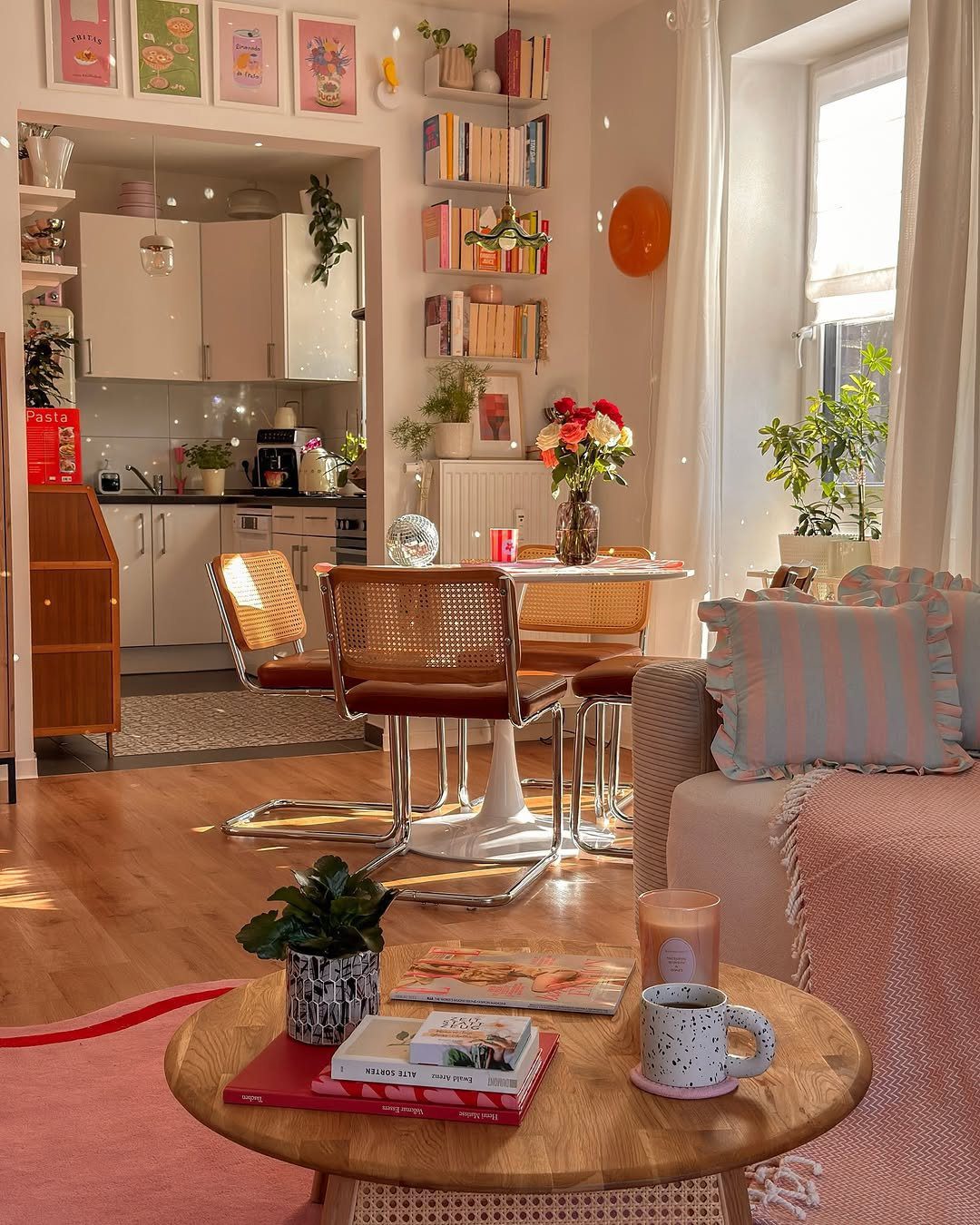 Sunlight And Style: A Warm Dining Escape