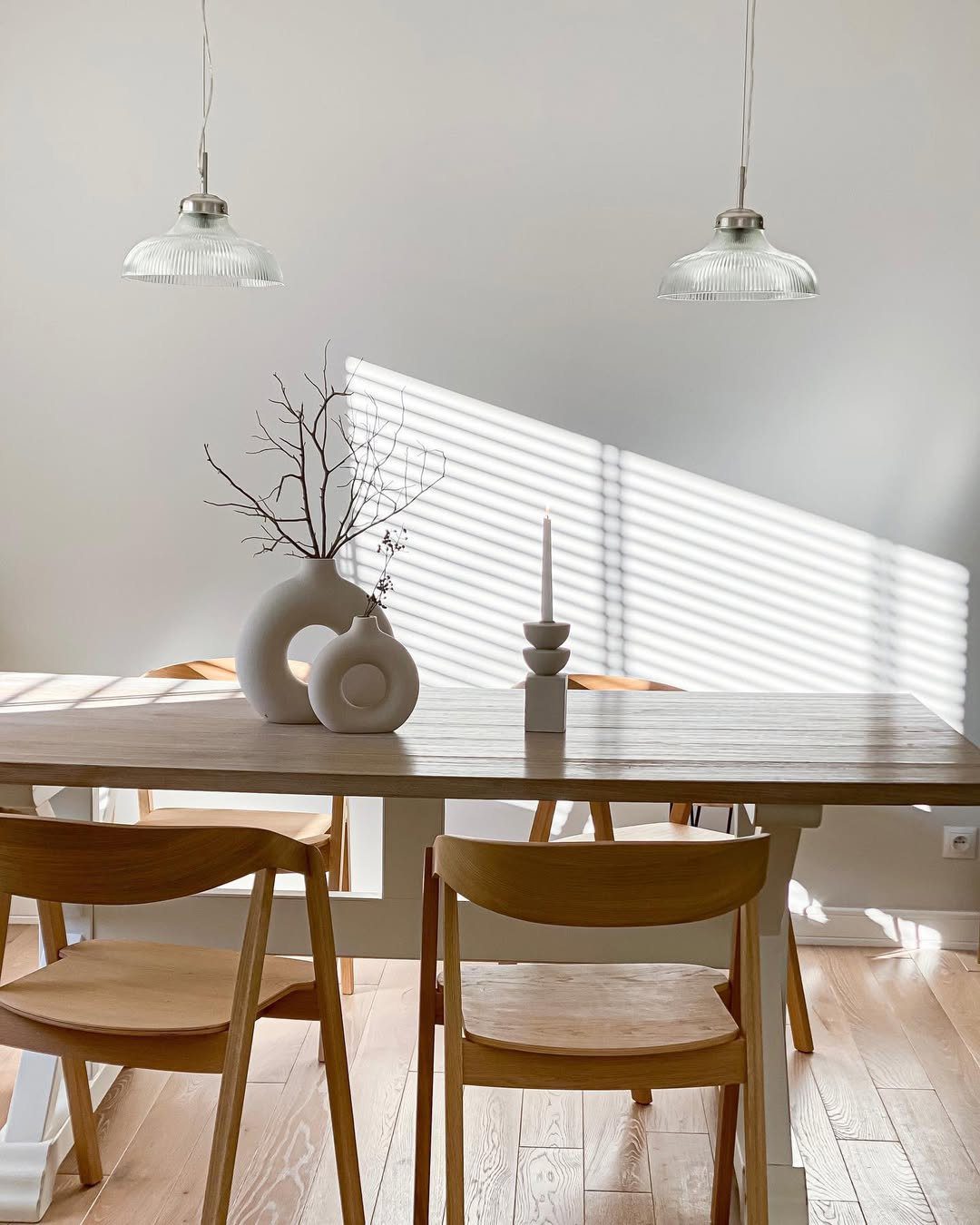 Minimalist Dining With Warm Natural Light