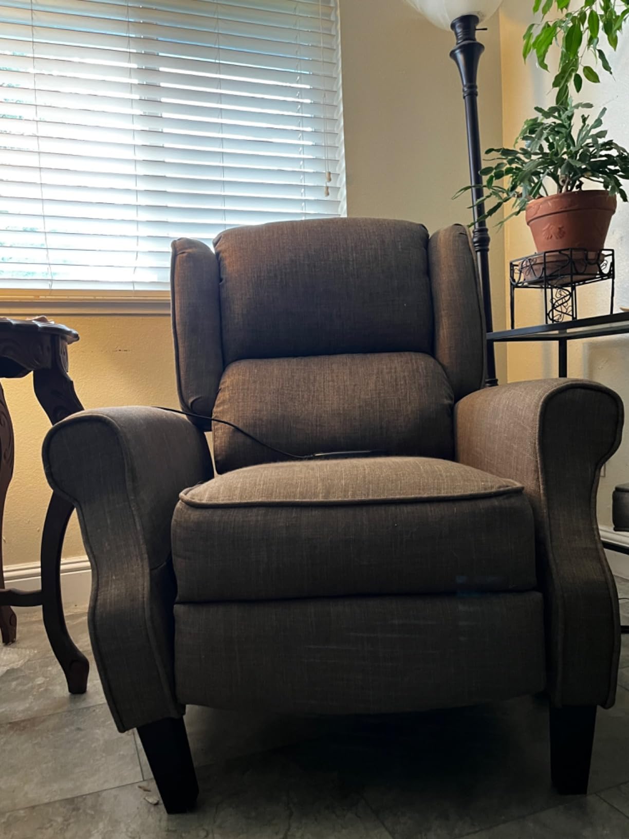 HOMCOM Vibration Massage Recliner Chair for Living Room with Heat, Wingback Single Sofa, Modern Suede Fabric Push Back Reclining Chair with Footrest, Side Pocket, Black - Customer Photo 3