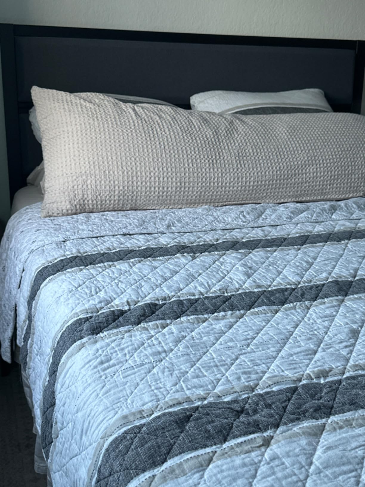 ZINUS Jessica Upholstered Metal Headboard, Easy Assembly, Queen, Grey - Customer Photo 1