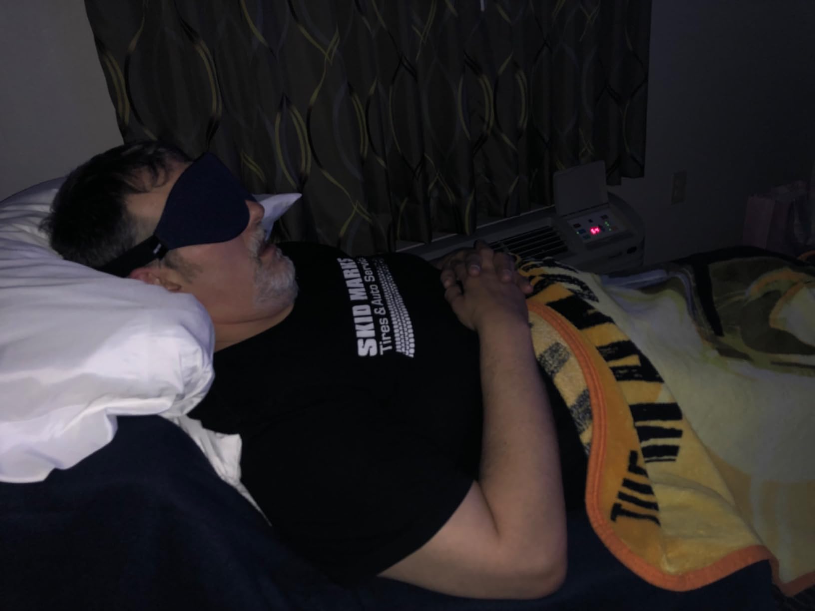 YIVIEW Sleep Mask for Side Sleeper, Complete Light Blocking 3D Sleeping Eye Mask, Soft Breathable Eye Cover for Women Men, Relaxing Zero Pressure Night Blindfold - Customer Photo 1