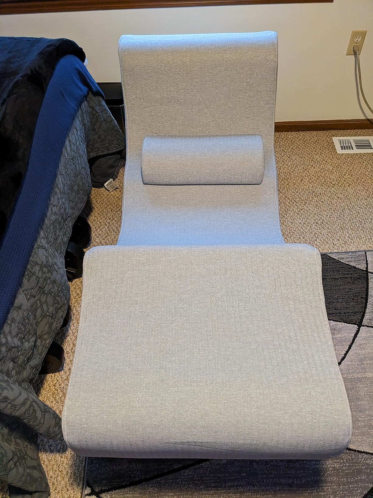 ZINUS Lotus Zero Gravity Chaise Lounger, Foam Recliner for Living Room, Ergonomic Positioning for Better Relaxation, Pillow Included, No Assembly, Dark Grey - Customer Photo 1