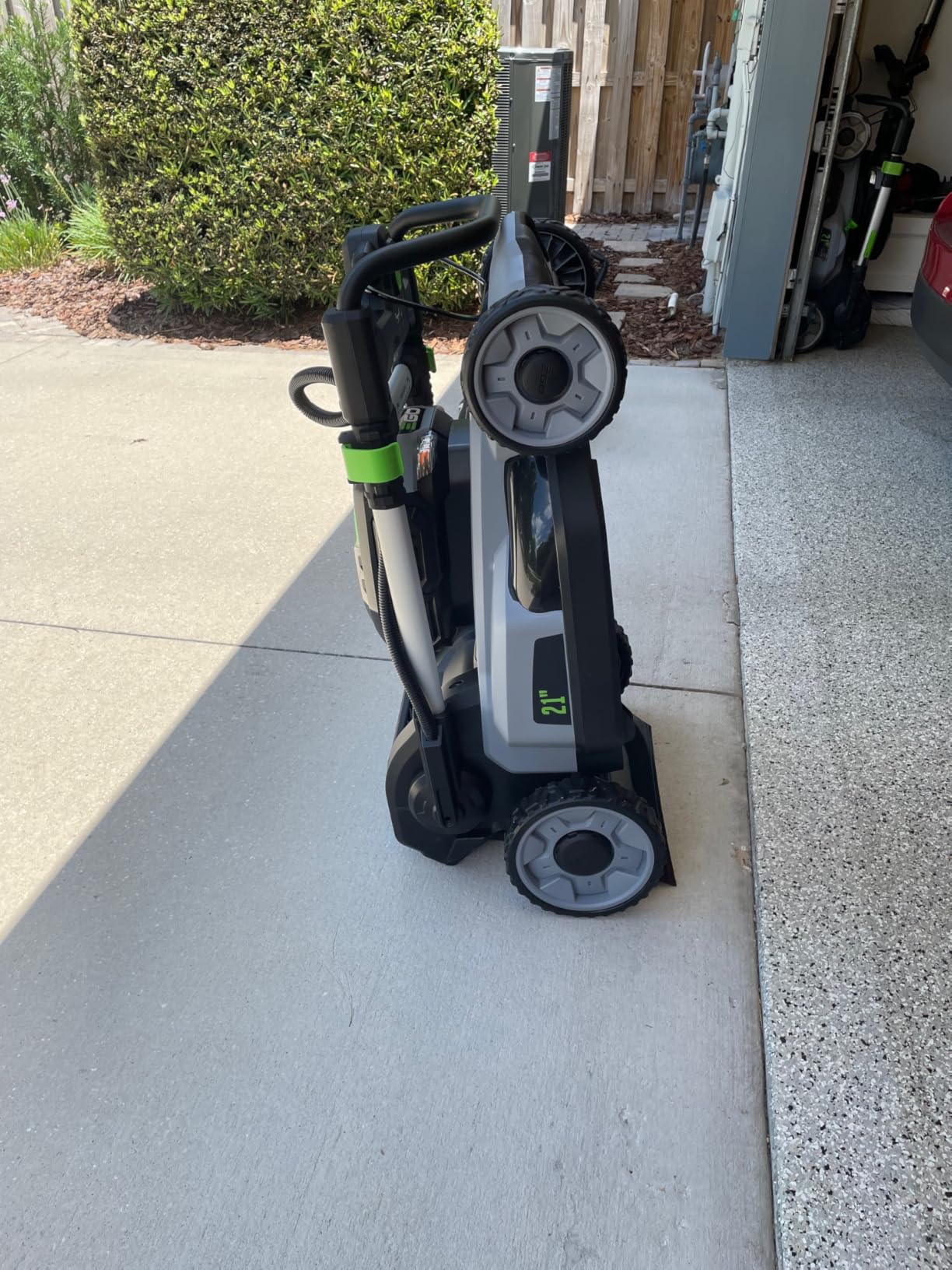 EGO POWER+ Electric Lawn Mower, Cordless, Includes 56V 5.0Ah Battery And Rapid Charger - LM2101 - Customer Photo 2 - RosenberryRooms