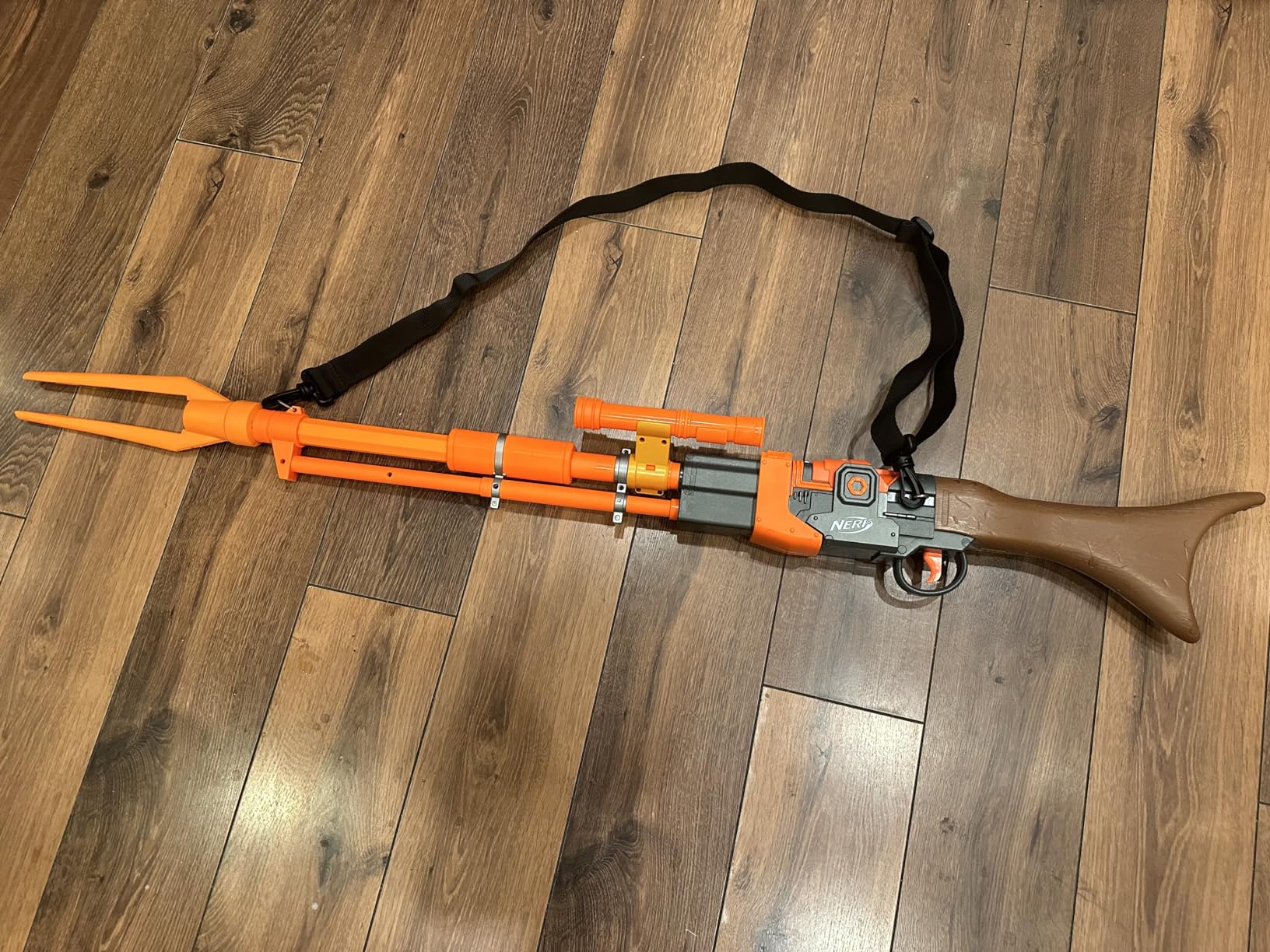 Nerf Star Wars Amban Phase-Pulse Blaster, The Mandalorian, Scope, 10 Official Elite Darts, Breech Load, 50.25 Inches Long (Amazon Exclusive) - Customer Photo 2