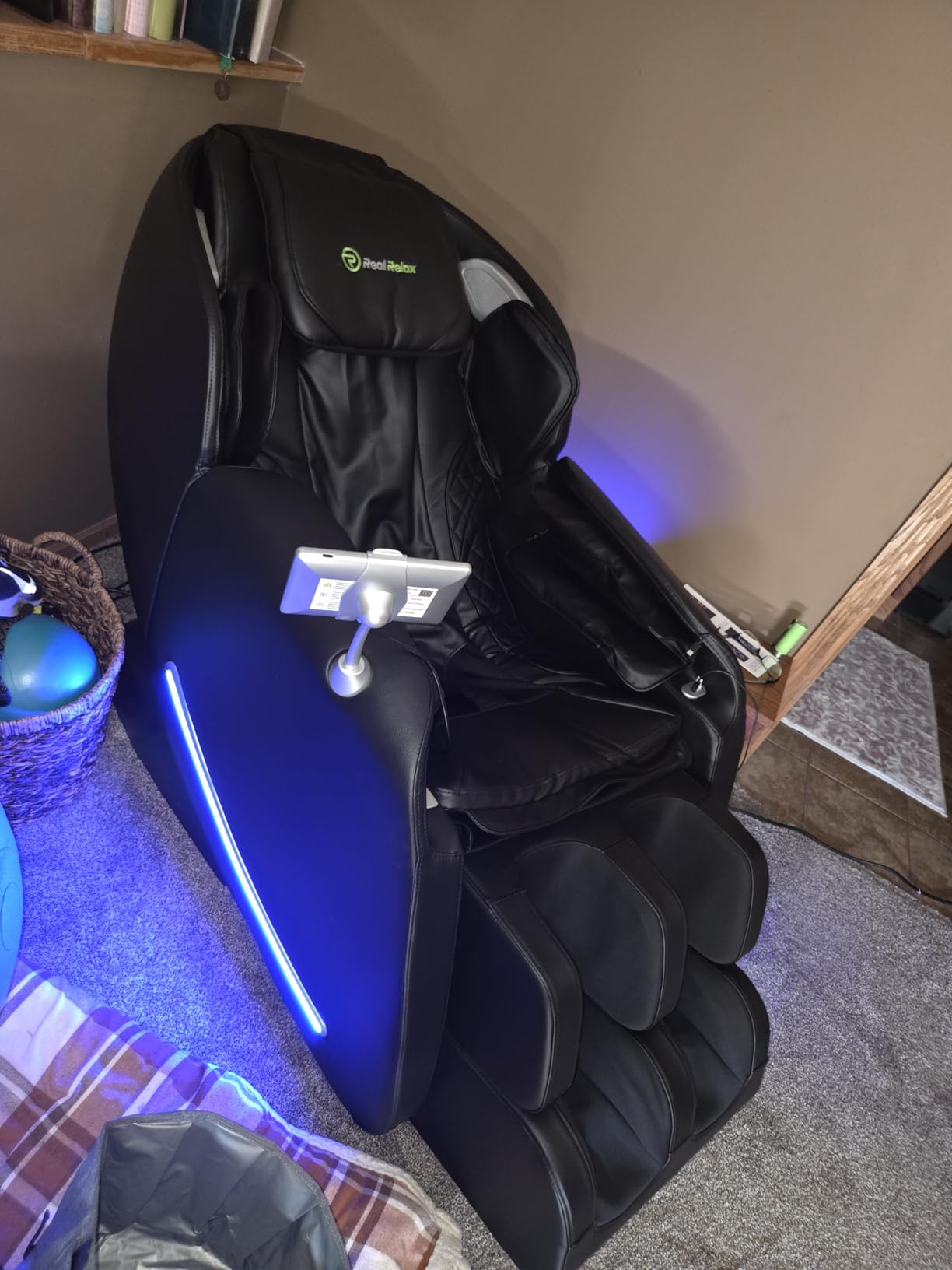 Real Relax Massage Chair Full Body with Unique Phone Controller, Zero Gravity 3D SL-Track Recliner with APP Control, Child Lock, Pause Button, Favor-06, Black customer photo 1