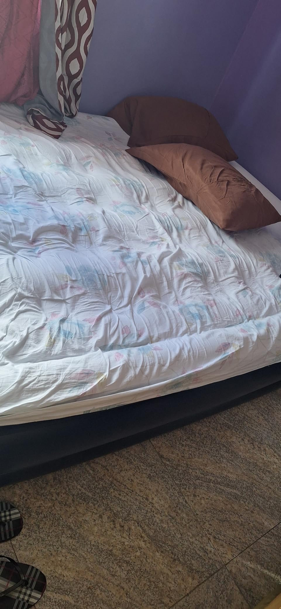 Queen Air Mattress with Built-in Pump, 18