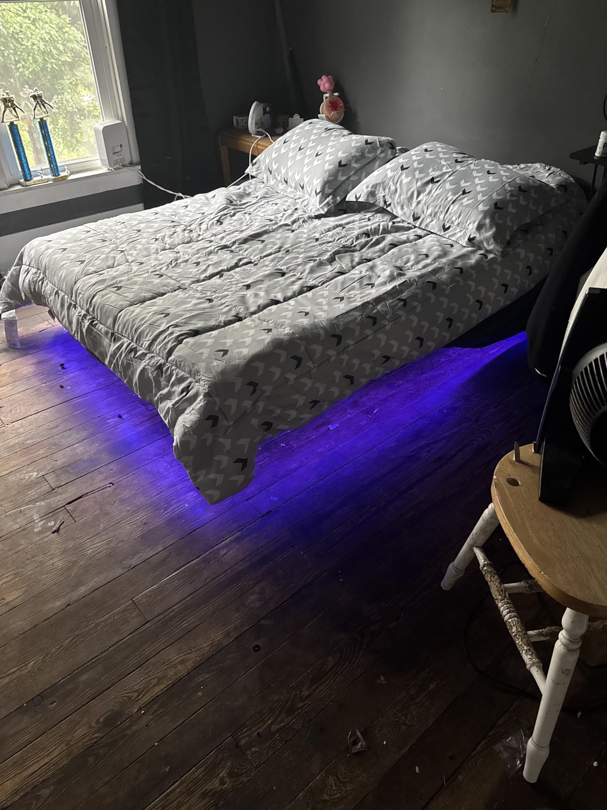 King Size Floating Bed Frame with Smart LED Lights and USB Charging Station, Modern Sturdy Metal Platform, Noise Free, No Box Spring Needed Easy Assembly - Customer Photo 1