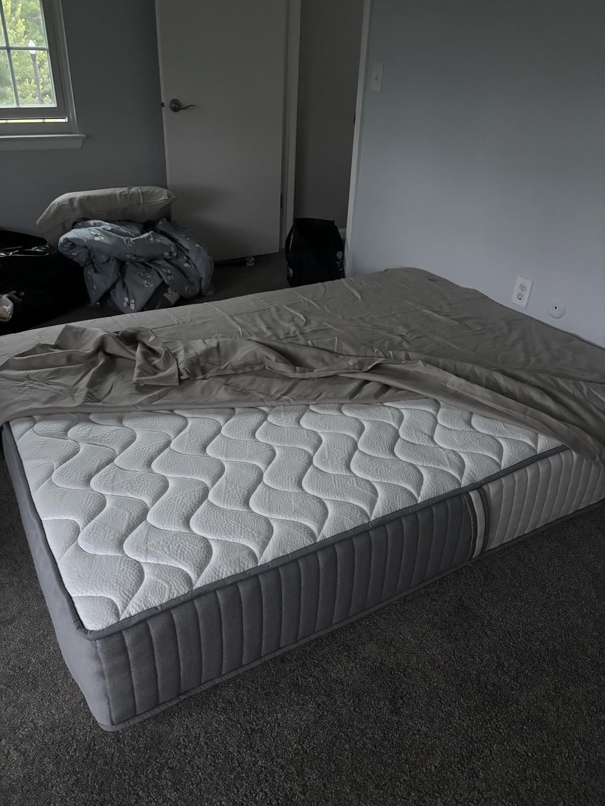 Hybrid Queen Mattress 12 Inch, Made in USA Queen Size Mattresses in a Box, Cooling Gel Memory Foam Colchones with Pocket Coils, Motion Isolation, Pressure Relief, Medium Bed Mattresses, CertiPUR-US - Customer Photo 2