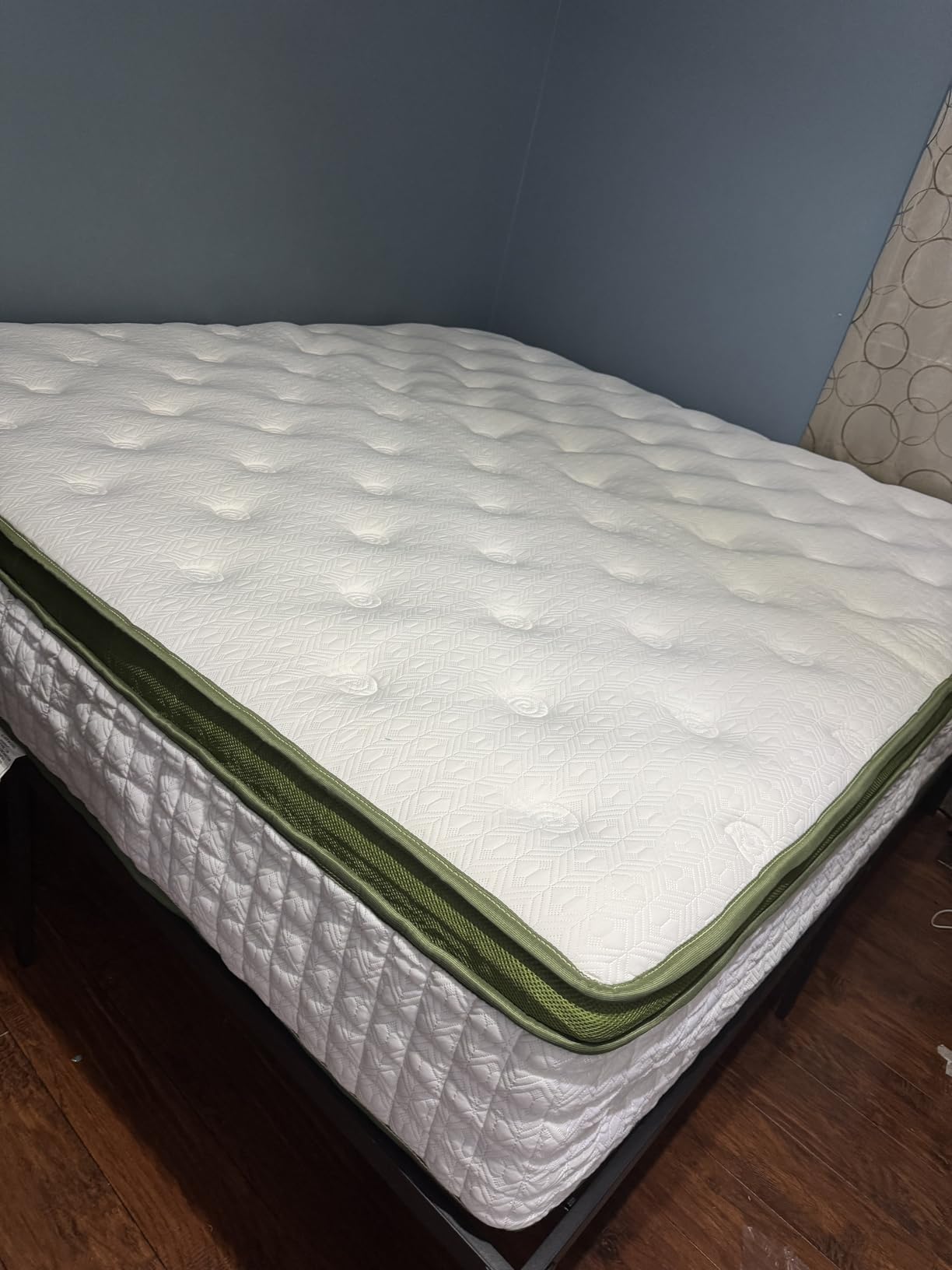 BedStory Queen Mattress for Side Sleepers & Couples,14 Inch Cooling Gel Hybrid Bed Extra Lumbar & Shoulder Support CertiPUR-US with 760+ Pocket Springs, Pain Relief Fiberglass-Free - Customer Photo 2