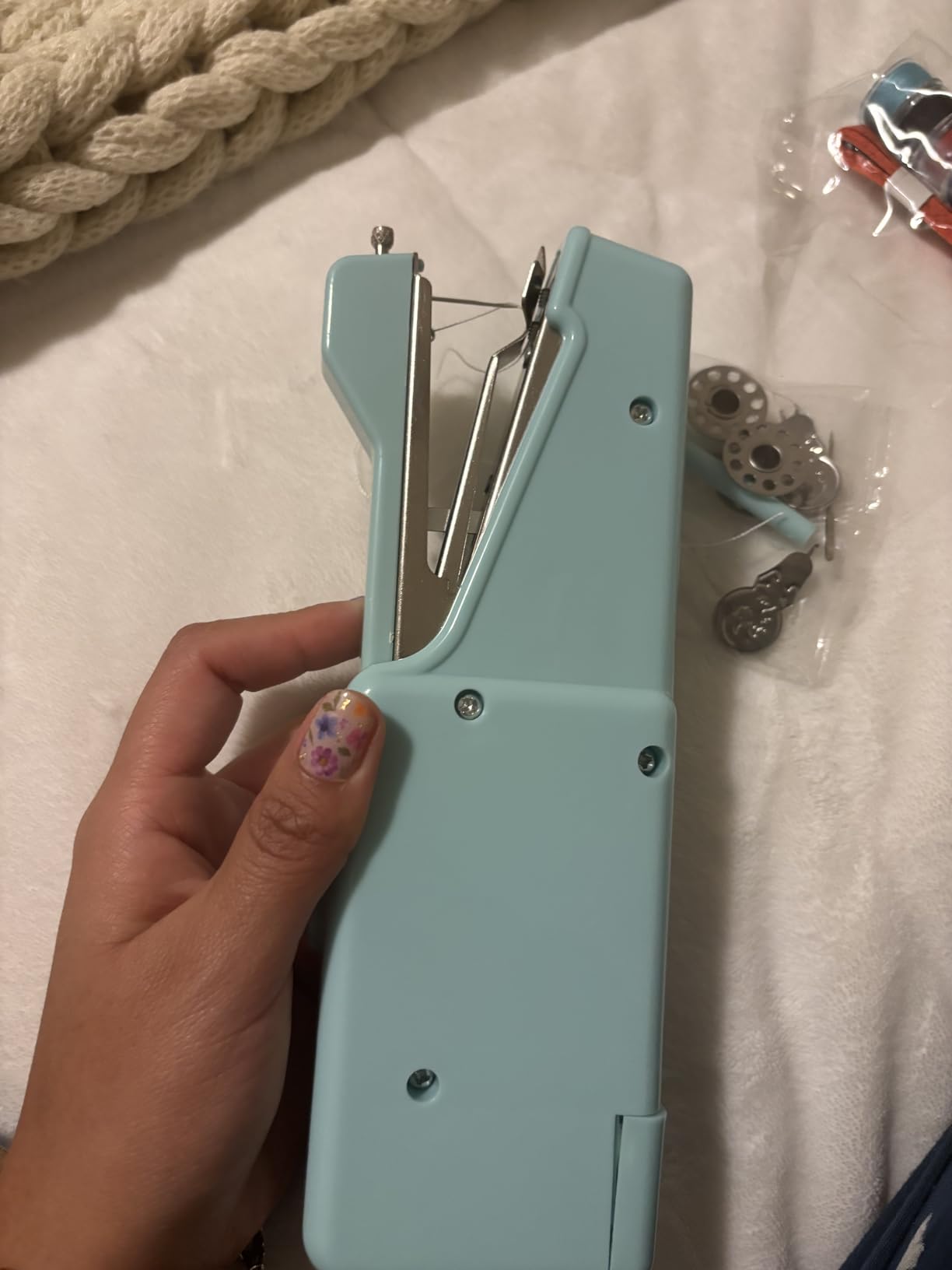 Handheld Sewing Machine CS101,Sewing Machines for Beginners,Portable Electric Mini and Samll Hand Held Kit for Adults and Kids (Pink) - Customer Photo 2
