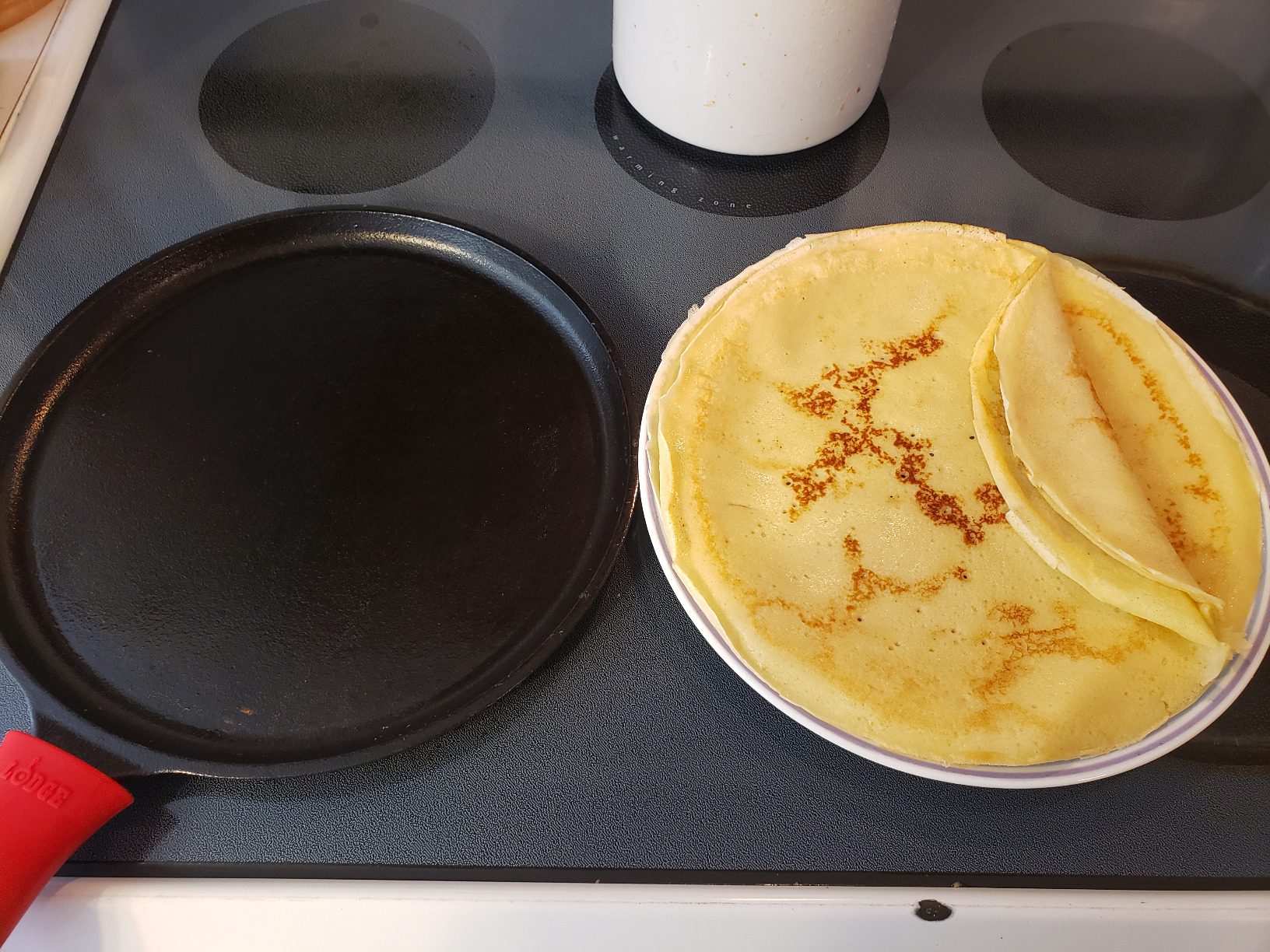 Lodge L9OG3 Cast Iron Round Griddle, Pre-Seasoned, 10.5-inch - Made in USA, Compatible with Stovetop, Oven, Grill & Campfire - Customer Photo 1