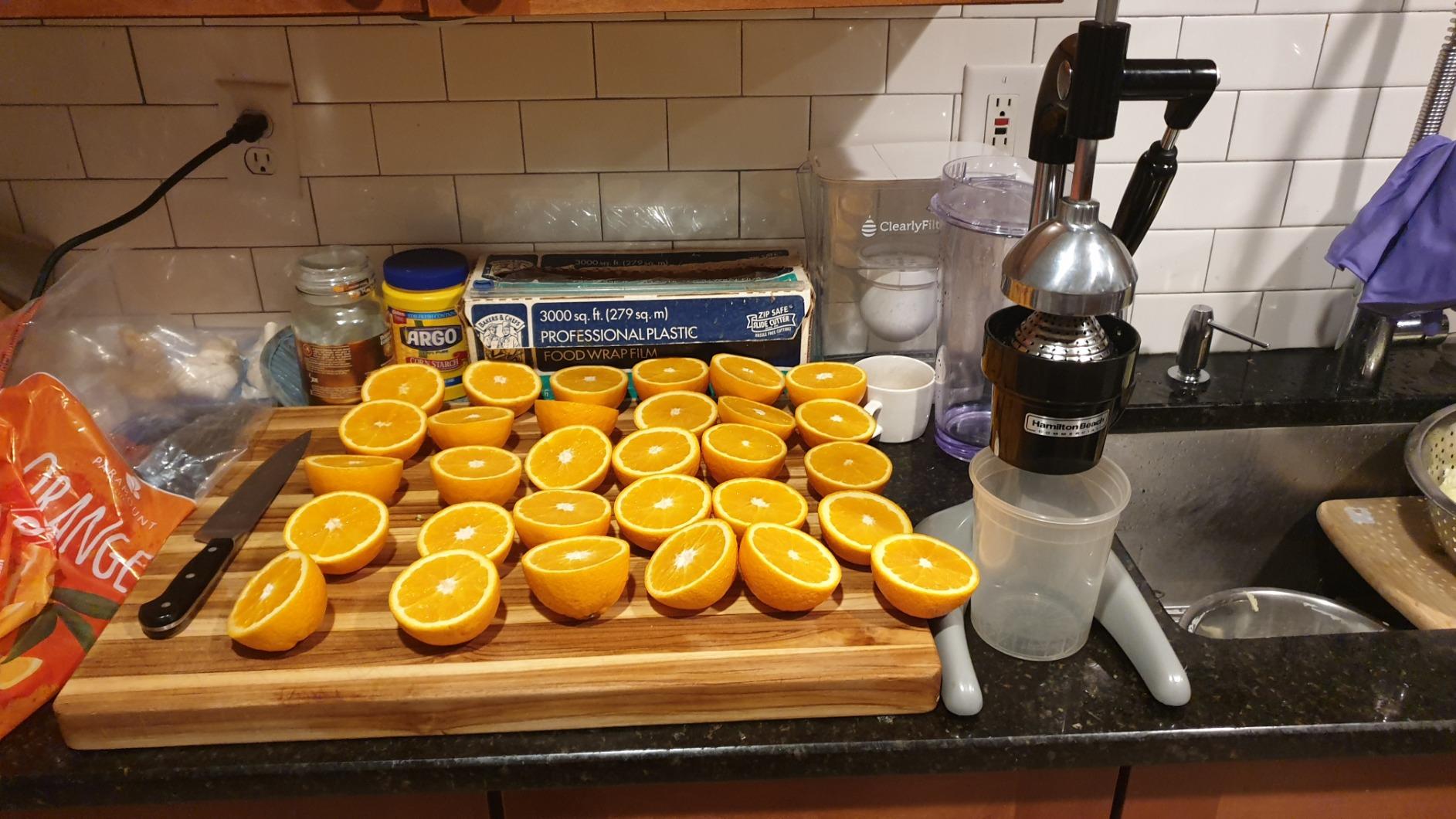 Hamilton Beach Commercial 932 Manual Citrus Juicer, Acid-Resistant Finish, Sure Grip Feet, Juice Lemons, Limes, Oranges, and Grapefruits, NSF Certified - Customer Photo 1