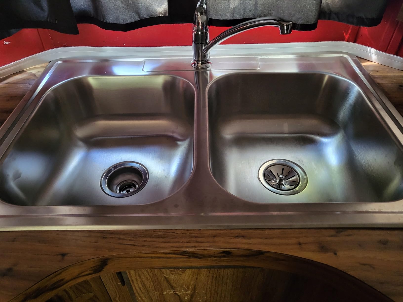 Moen Chateau Chrome One-Handle Single Hole Low Arc Standard Kitchen Faucet, 7423 - Customer Photo 1
