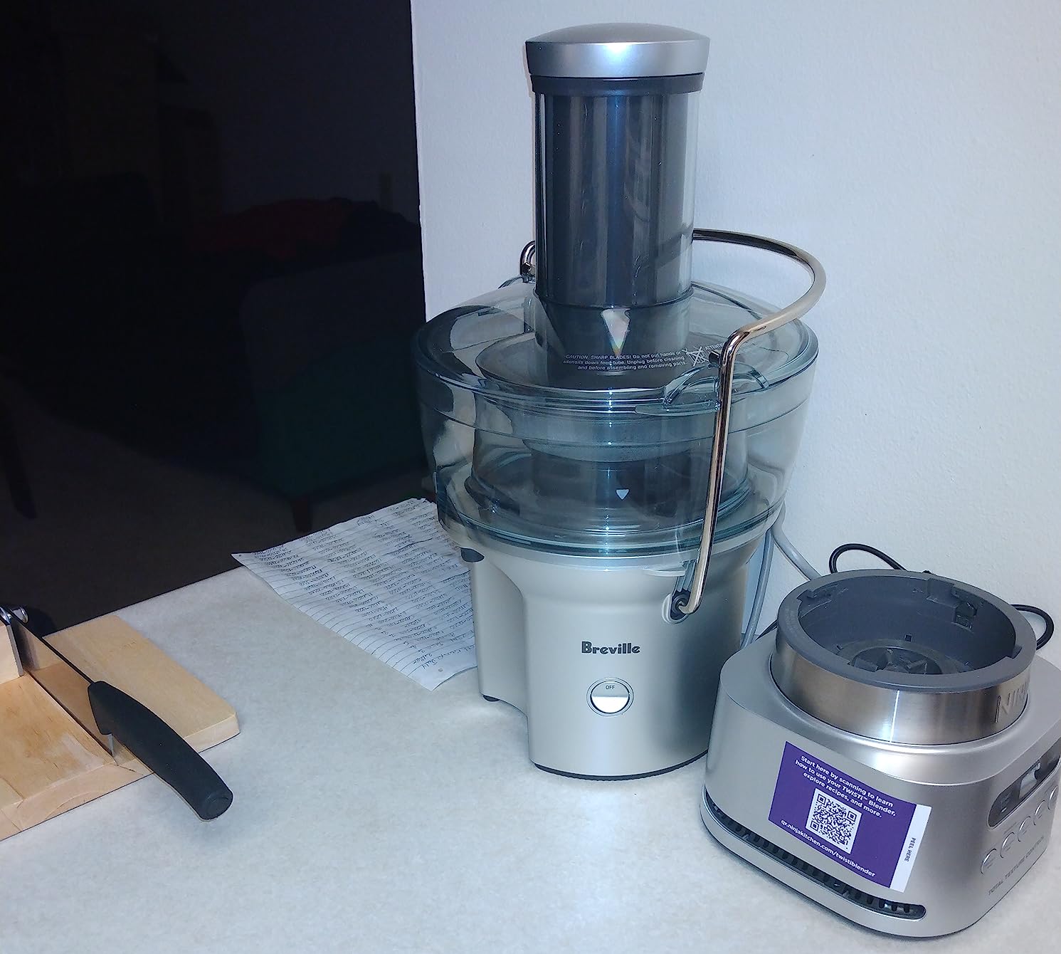 Breville BJE200XL Juice Fountain Compact Centrifugal Machine, 25 fl oz, Silver - Customer Photo 3