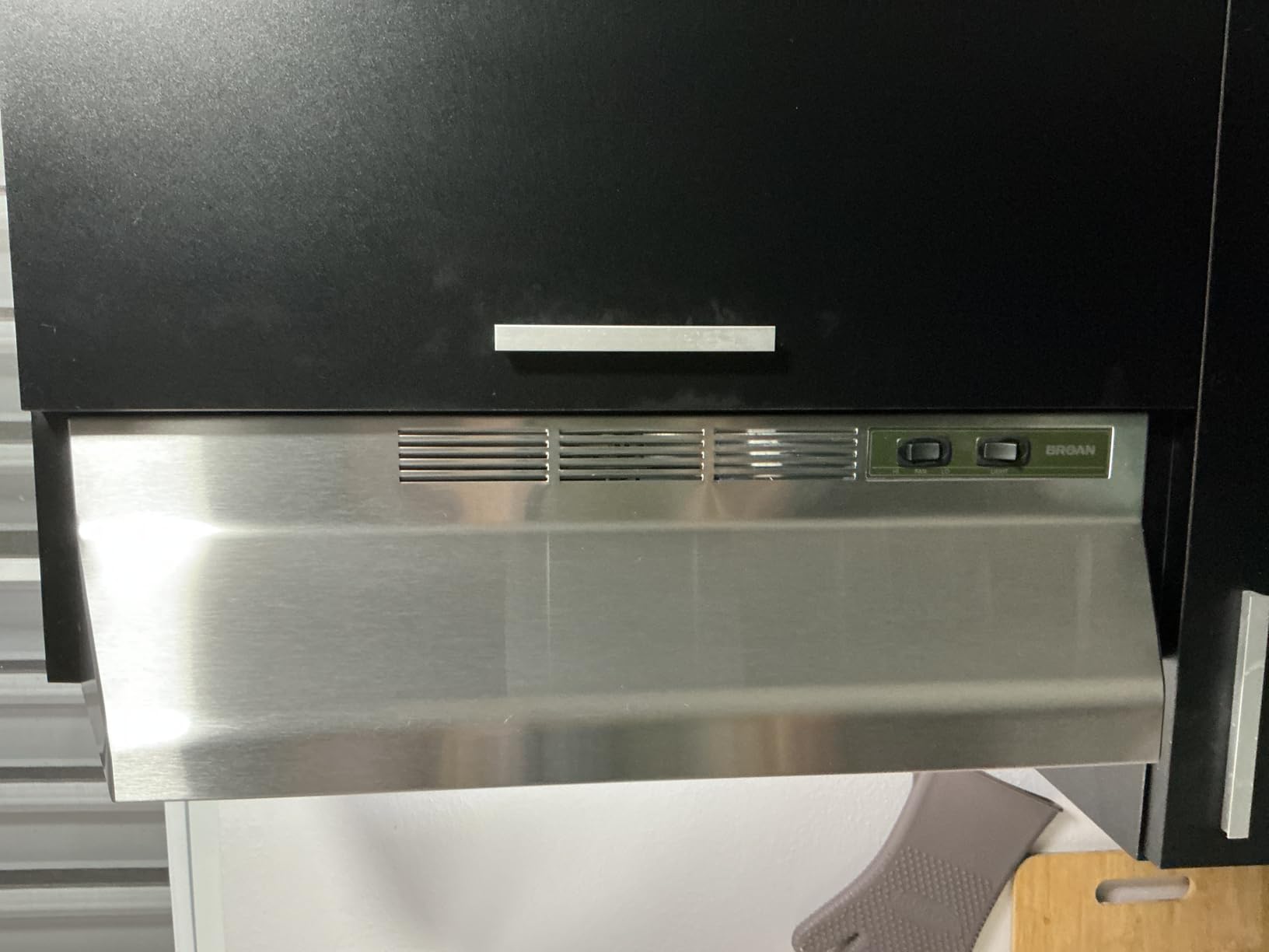 Broan-NuTone 413023 Ductless Range Hood Insert with Light, Exhaust Fan for Under Cabinet, 30-Inch, Black - Customer Photo 1
