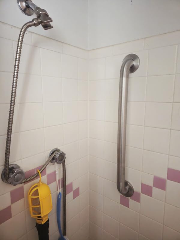 Moen Home Care Bathroom Safety 18 Inch Stainless Steel Handicap Grab Bar for Bathtub and Shower, Slip Resistant Finish, Elderly Assistance Product, Polished Brass, R8918P - Customer Photo 1