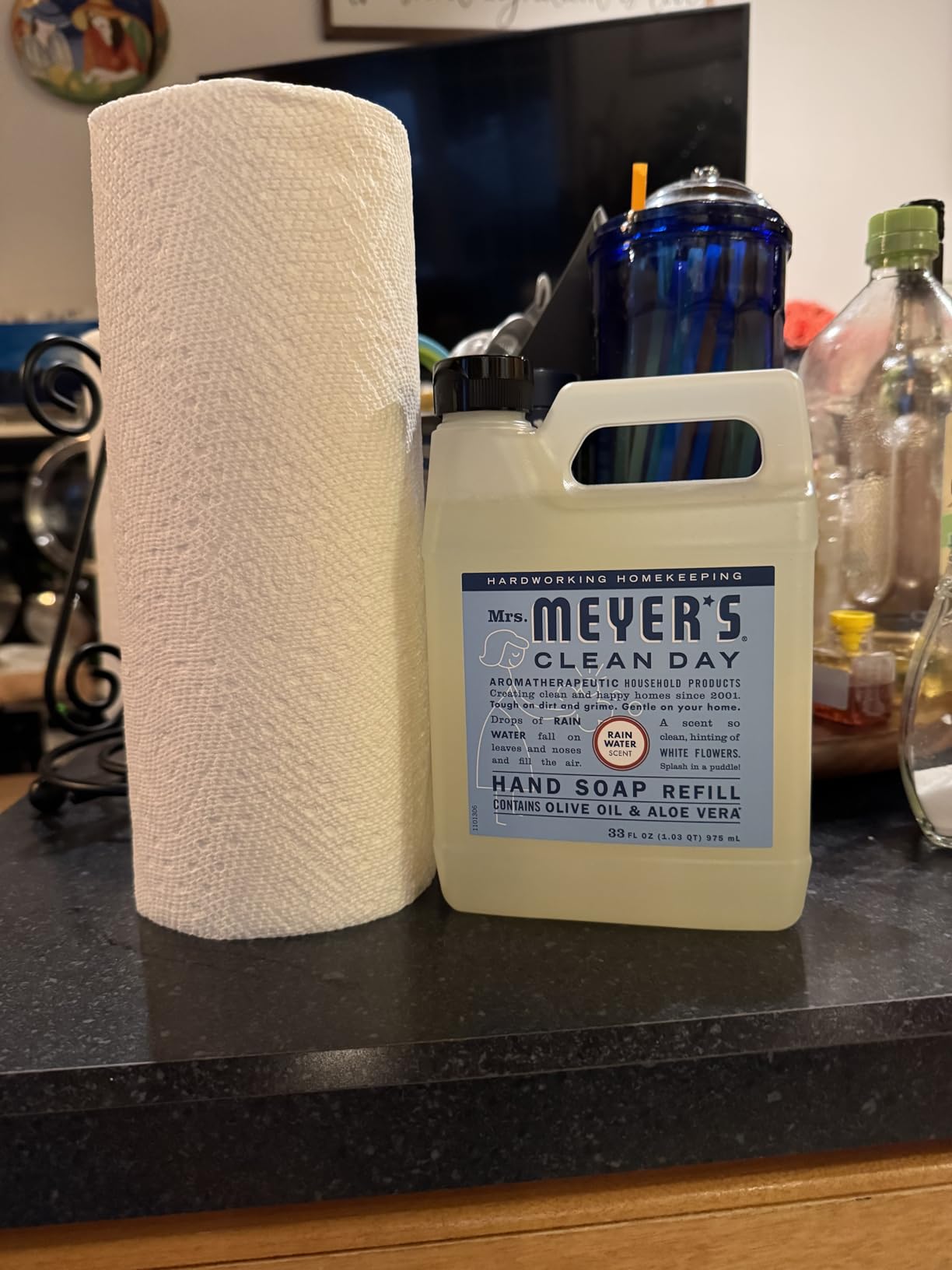 MRS. MEYER'S CLEAN DAY Liquid Hand Soap Refill, Cruelty Free and Biodegradable Formula, Lavender Scent, 33 Fl Oz (Pack of 1) - Customer Photo 1