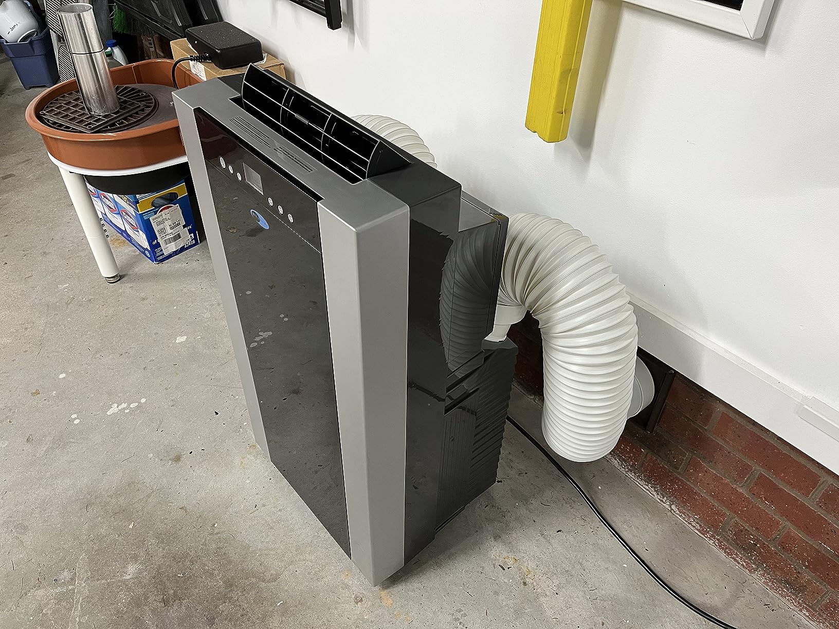 Whynter Portable Air Conditioner 14,000 BTU with Dual Hose Dehumidifier & Cooling Fan for 500 Sq Ft Rooms, Includes AC Unit Window Kit, ARC-14S (9,500 SACC) - Customer Photo 2