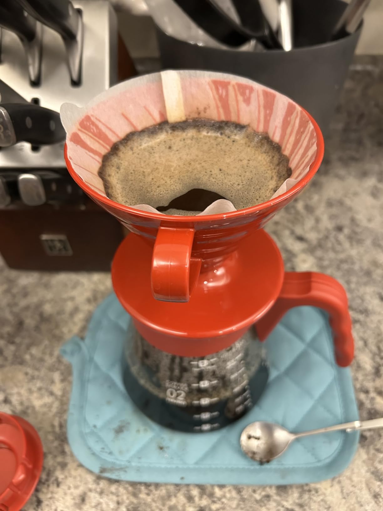 Hario V60 Pour Over Coffee Starter Set, Size 02, Red - Customer Photo 2