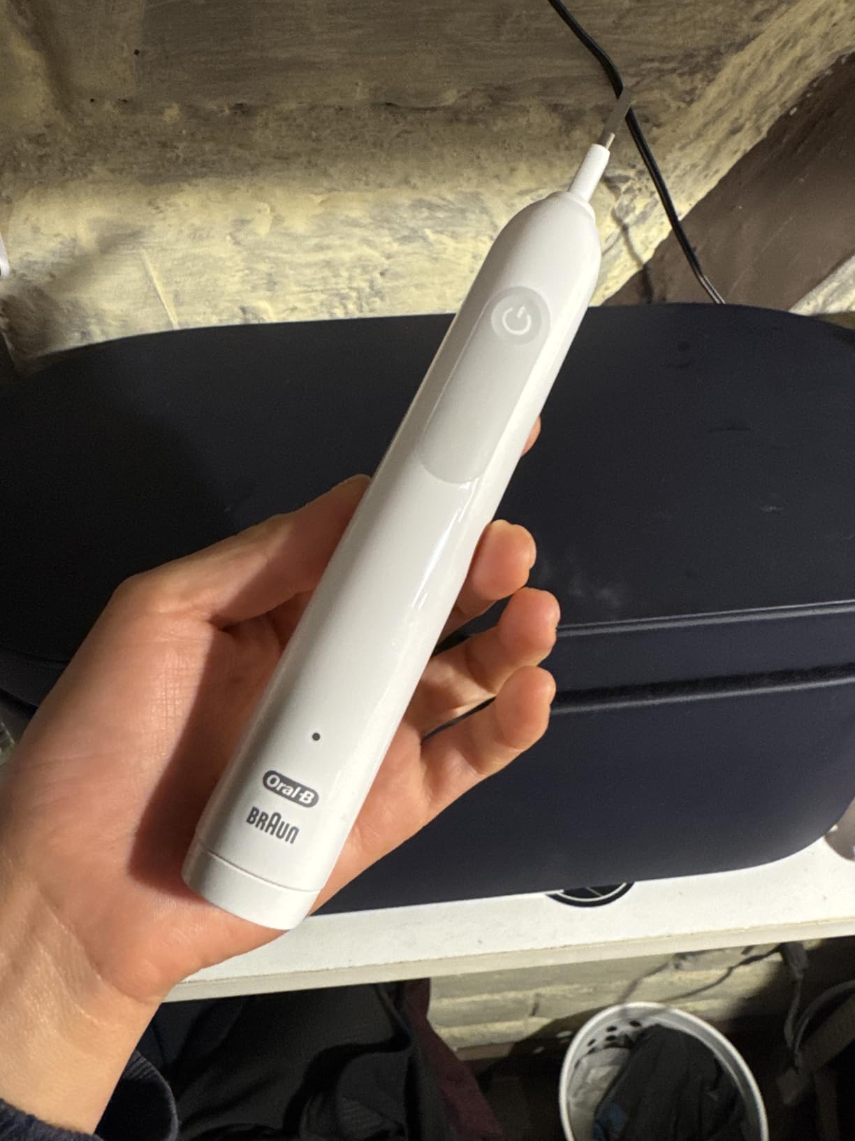 Oral-B Pro 1000 Rechargeable Electric Toothbrush, White - Customer Photo 1