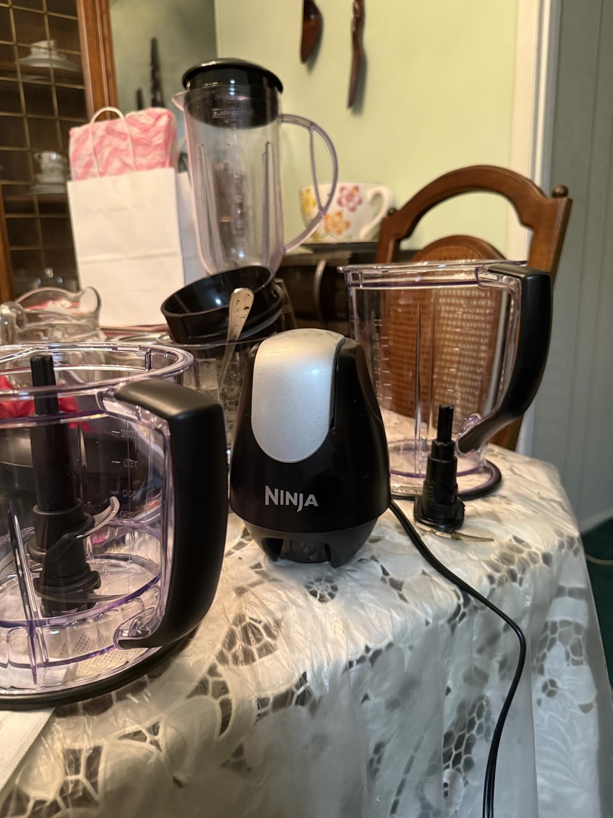 Ninja QB1004 Blender/Food Processor with 450-Watt Base, 48oz Pitcher, 16oz Chopper Bowl, and 40oz Processor Bowl for Shakes, Smoothies, and Meal Prep, Black Customer Review Ninja QB1004 Blender/Food Processor with 450-Watt Base, 48oz Pitcher, 16oz Chopper Bowl, and 40oz Processor Bowl for Shakes, Smoothies, and Meal Prep, Black - Customer Photo 1